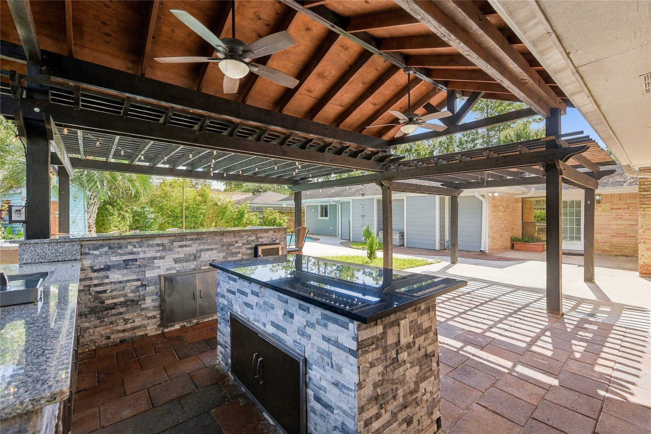 2711 WILLIAMSBURG DRIVE, Dickinson, TX 77539