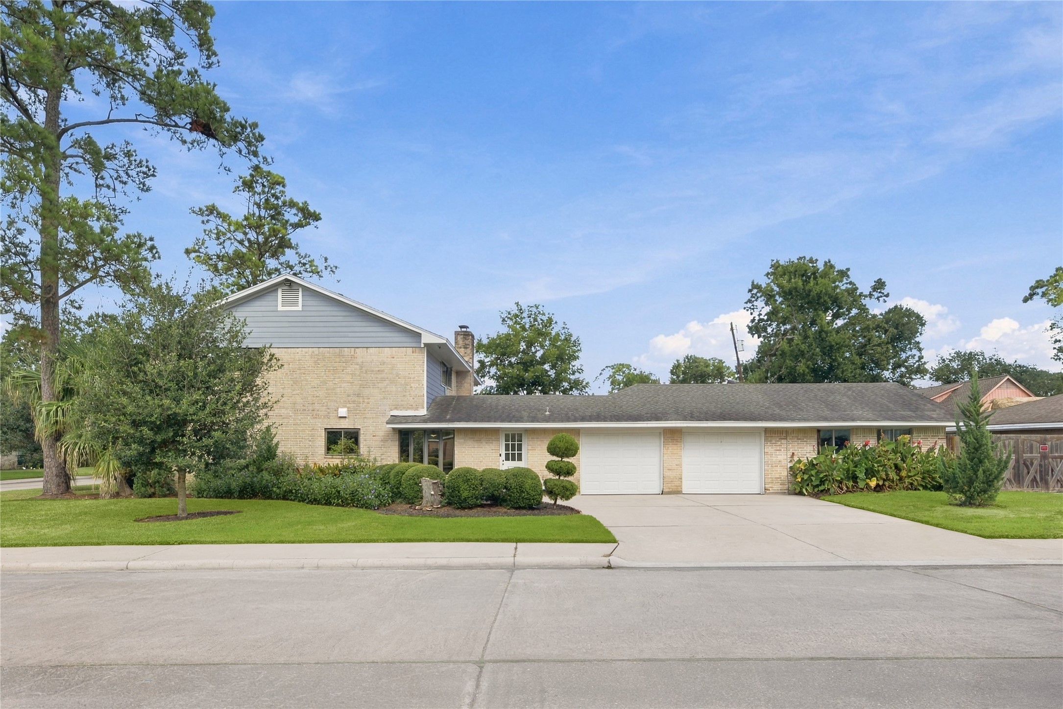 2711 WILLIAMSBURG DRIVE, Dickinson, TX 77539