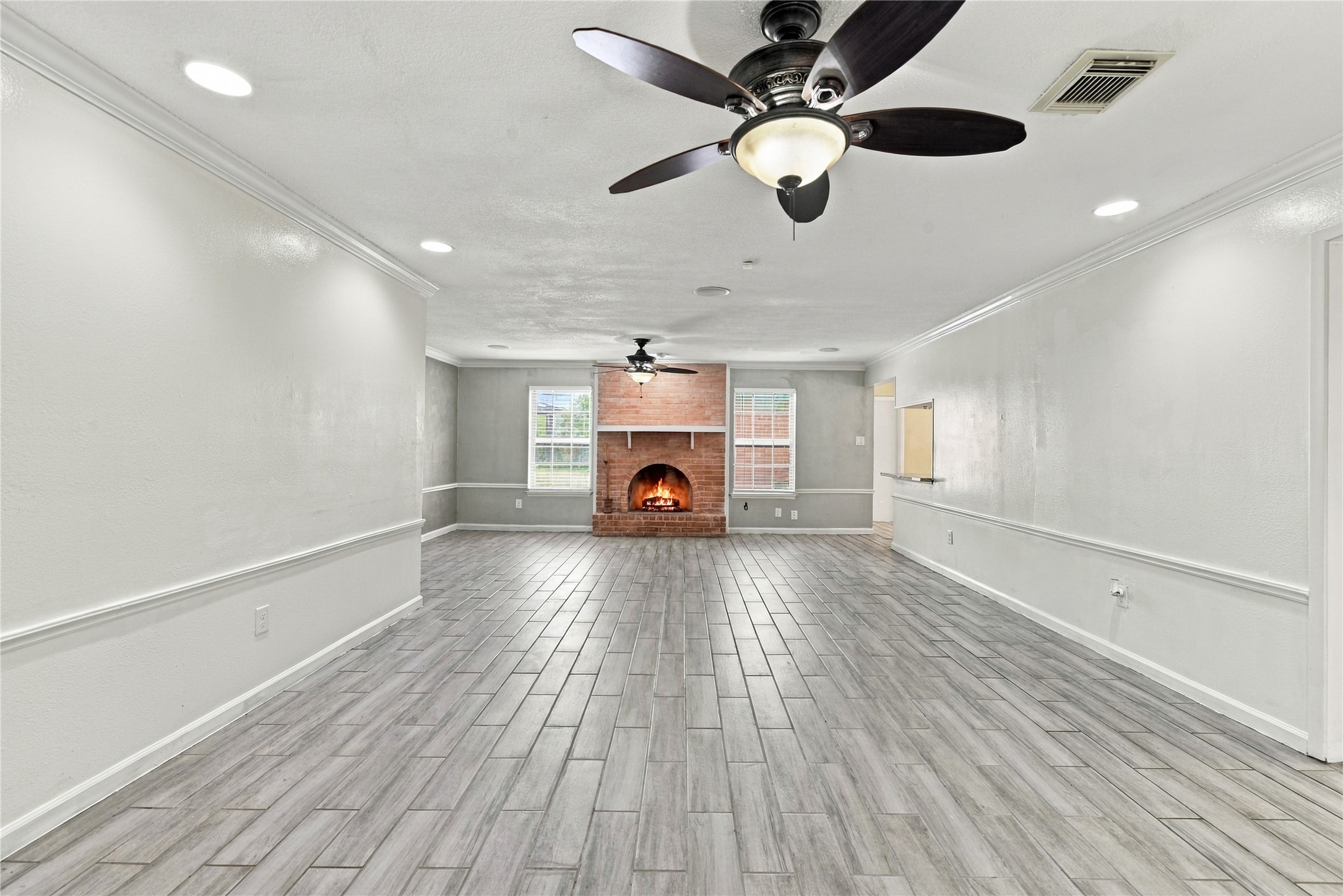 2711 WILLIAMSBURG DRIVE, Dickinson, TX 77539