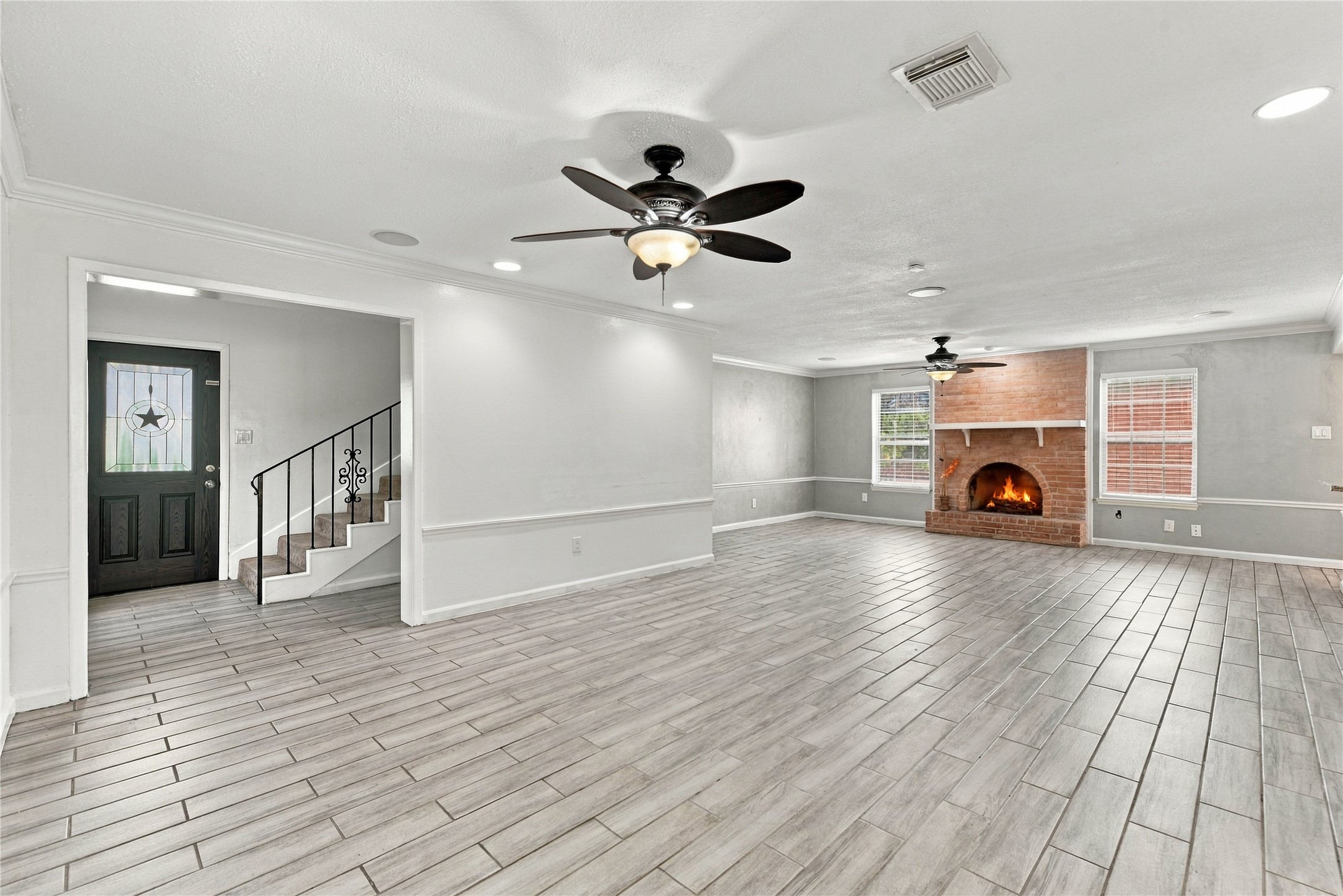 2711 WILLIAMSBURG DRIVE, Dickinson, TX 77539
