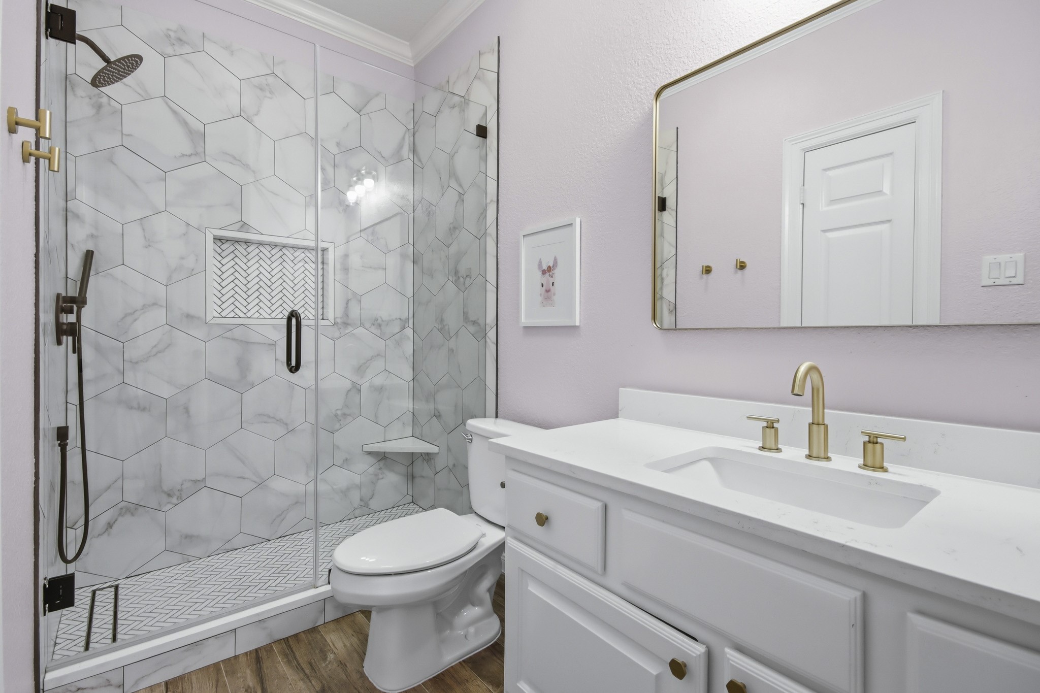 Upstairs updated full secondary bathroom.