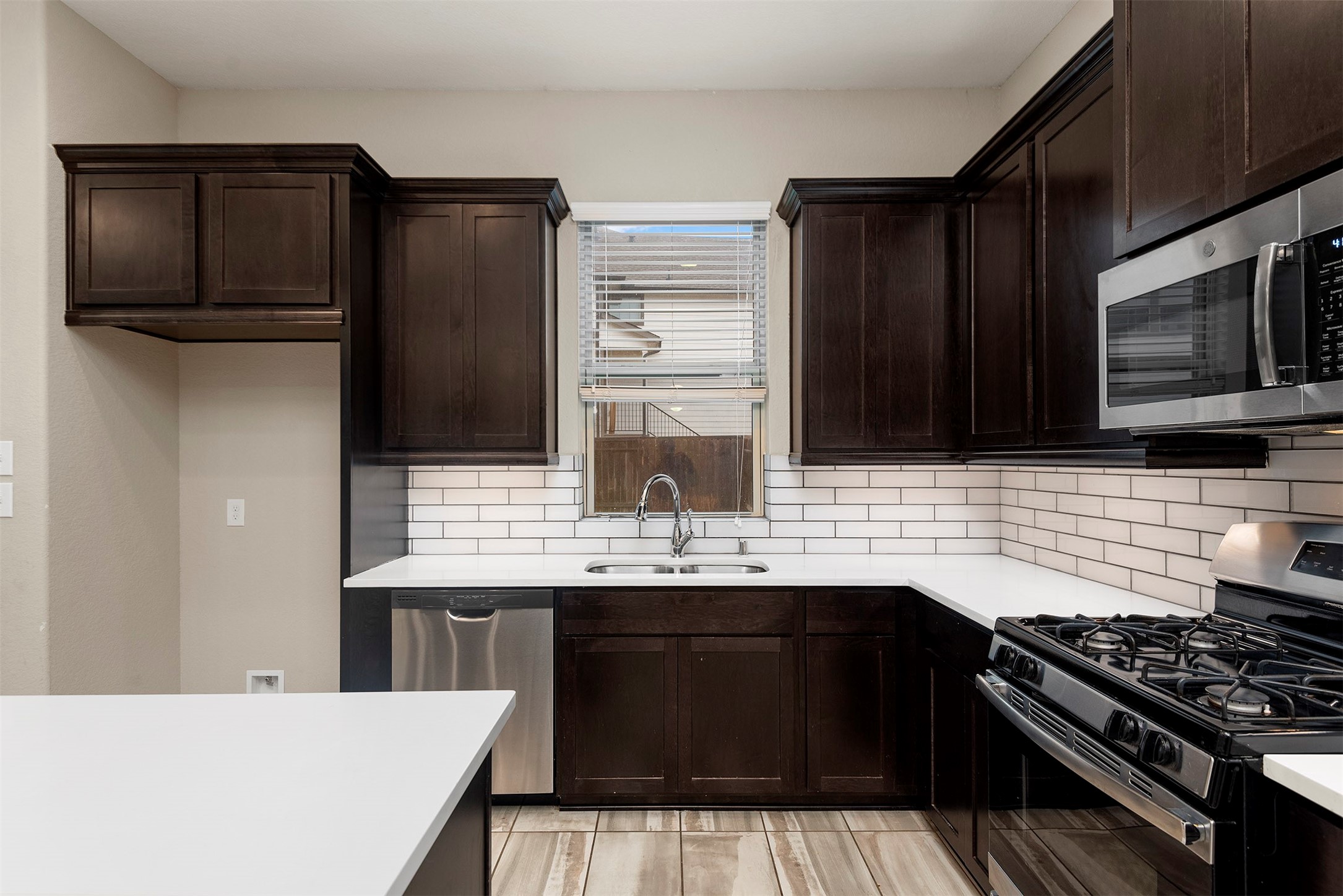 335 Biltmore Loop, Montgomery, TX 77316