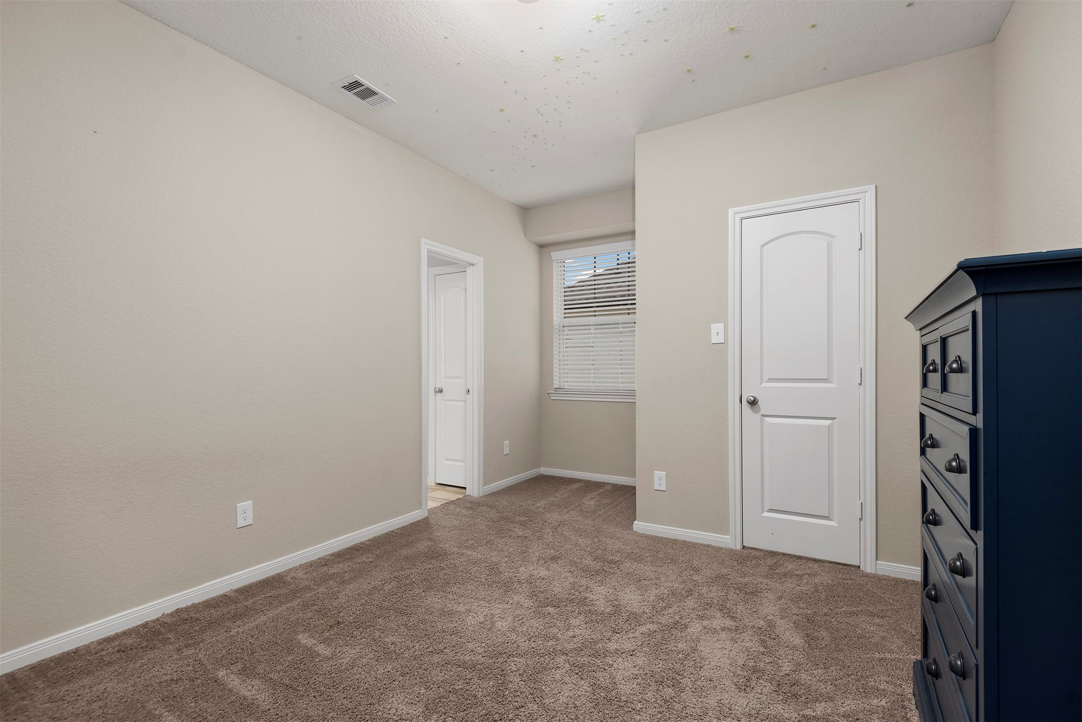 335 Biltmore Loop, Montgomery, TX 77316