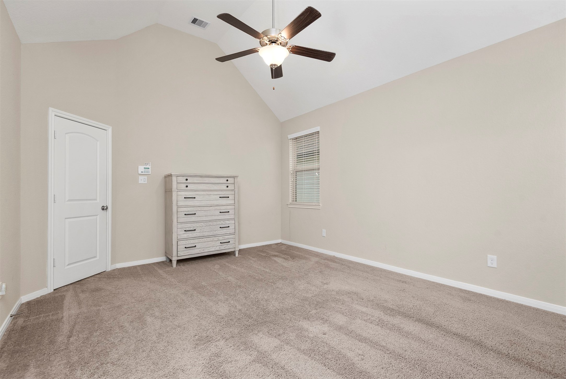 335 Biltmore Loop, Montgomery, TX 77316