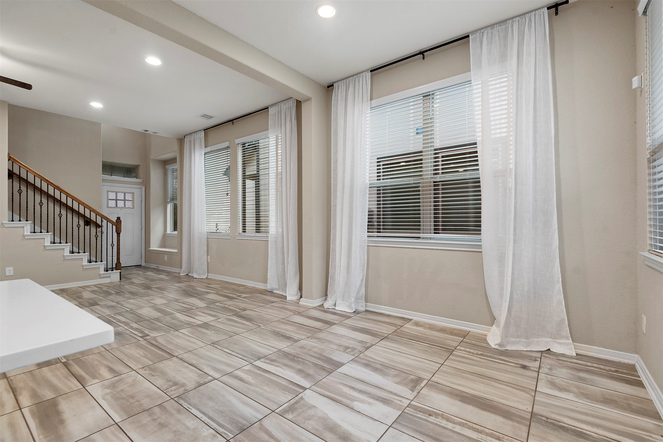 335 Biltmore Loop, Montgomery, TX 77316