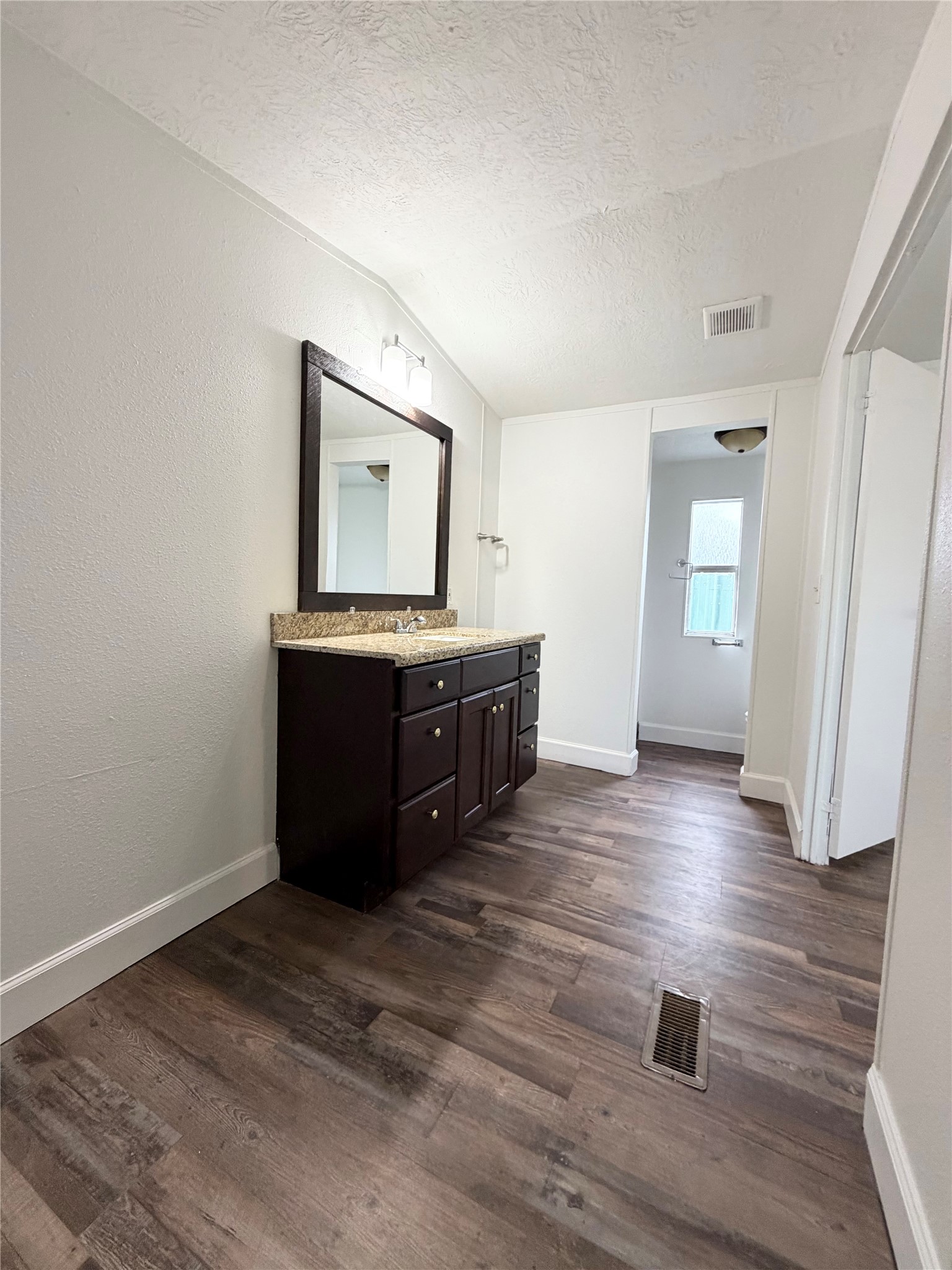 5323 N Redell Road, Baytown, TX 77521