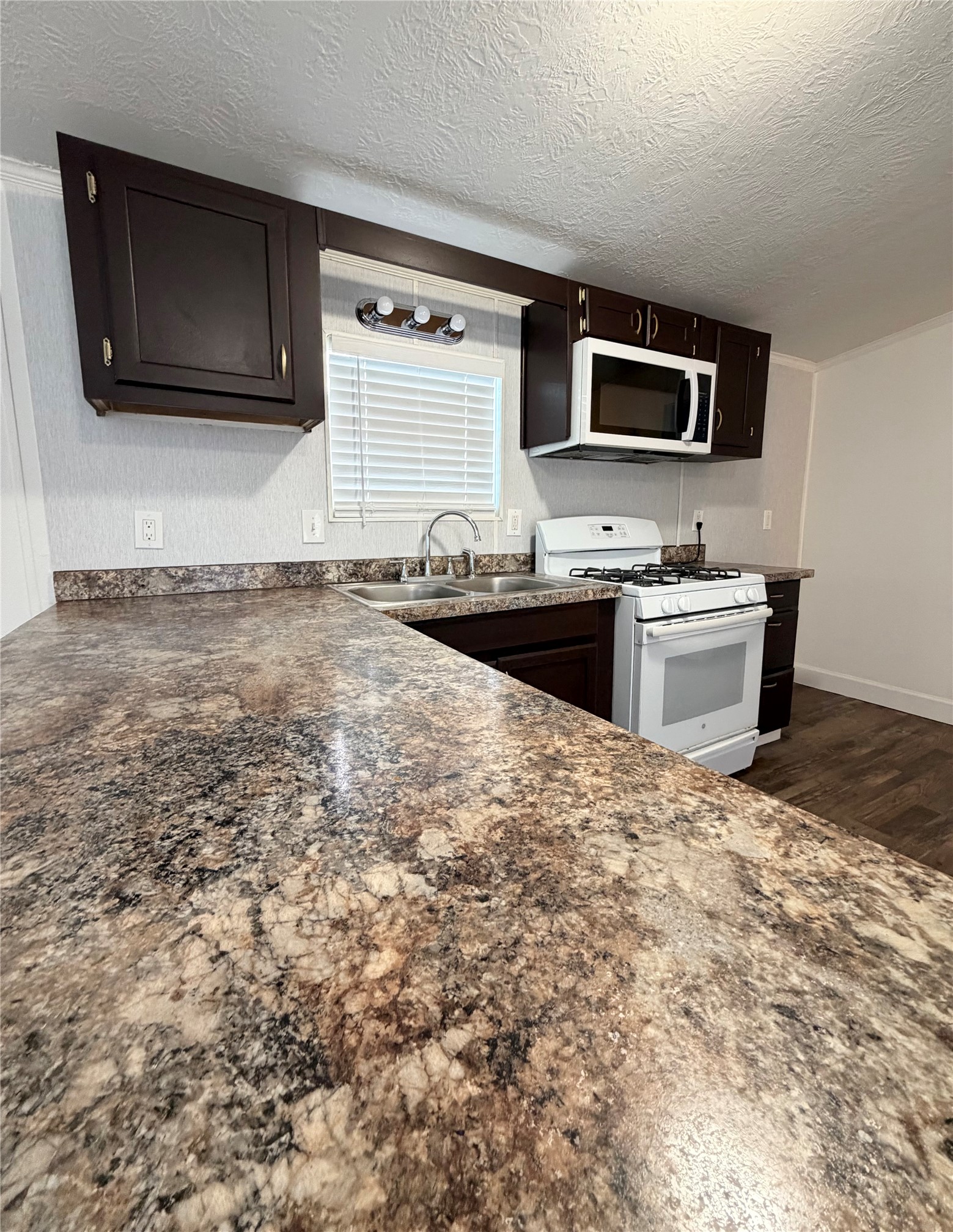 5323 N Redell Road, Baytown, TX 77521