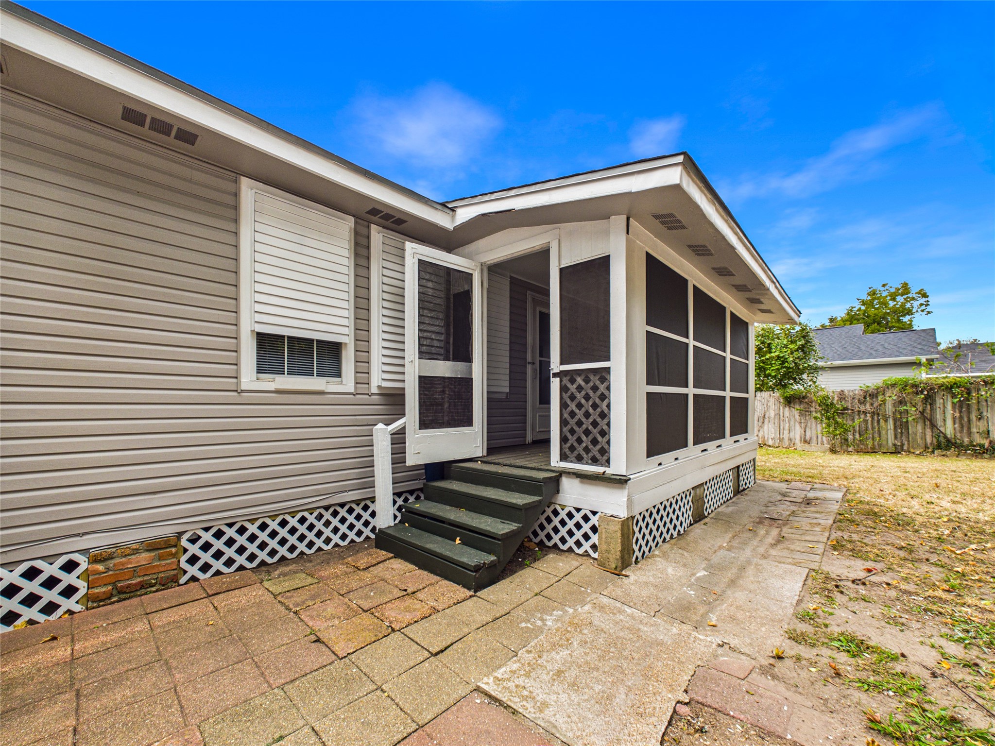 917 Laurel Street, La Marque, TX 77568