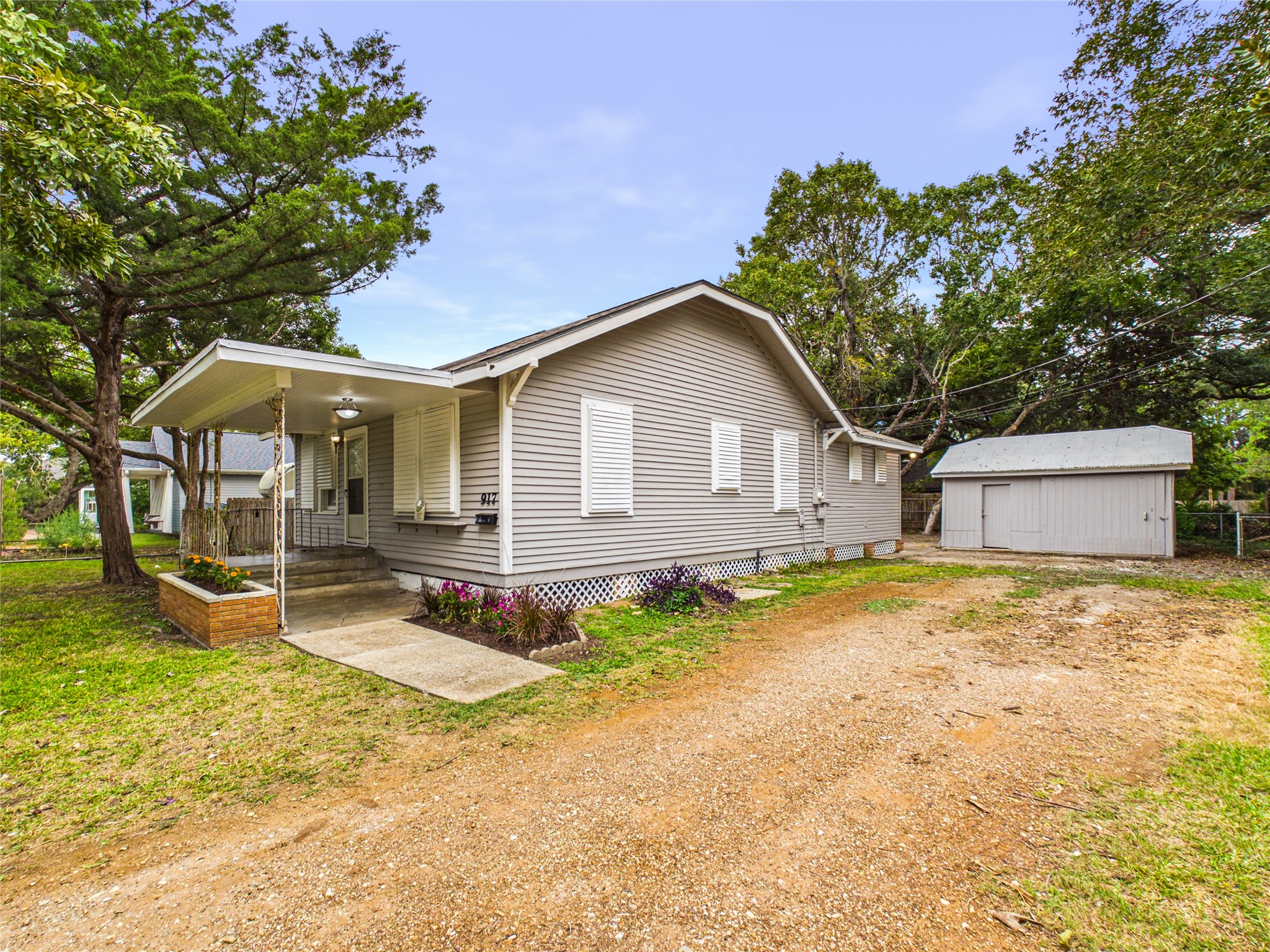 917 Laurel Street, La Marque, TX 77568