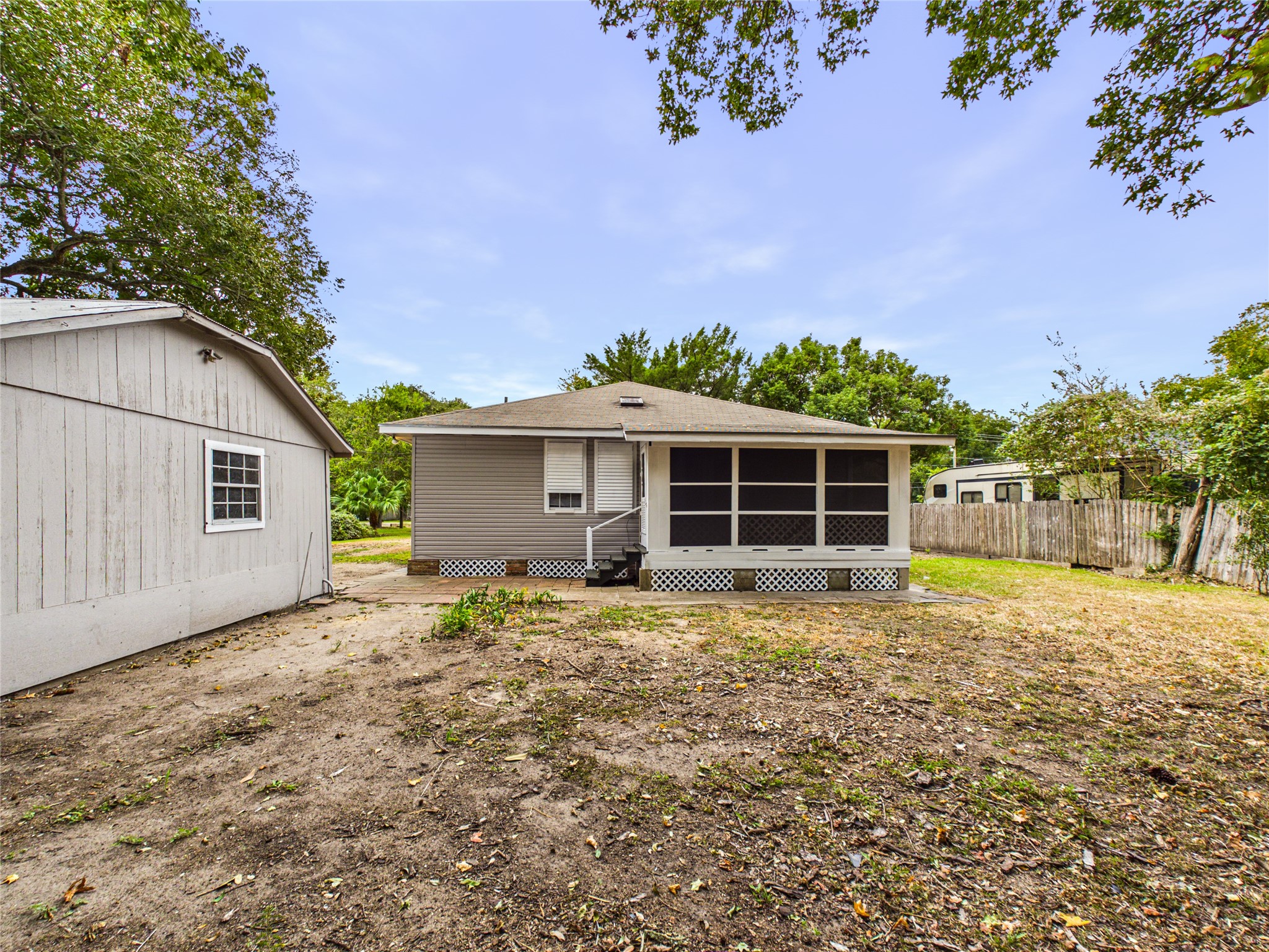 917 Laurel Street, La Marque, TX 77568