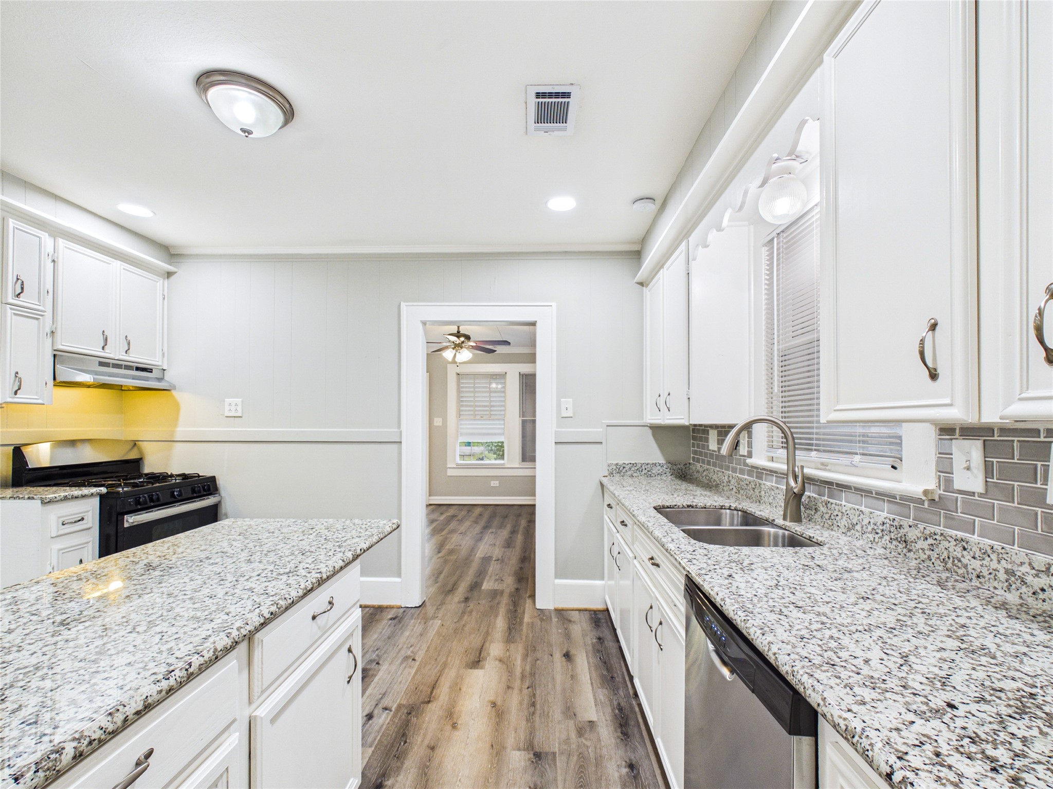 917 Laurel Street, La Marque, TX 77568