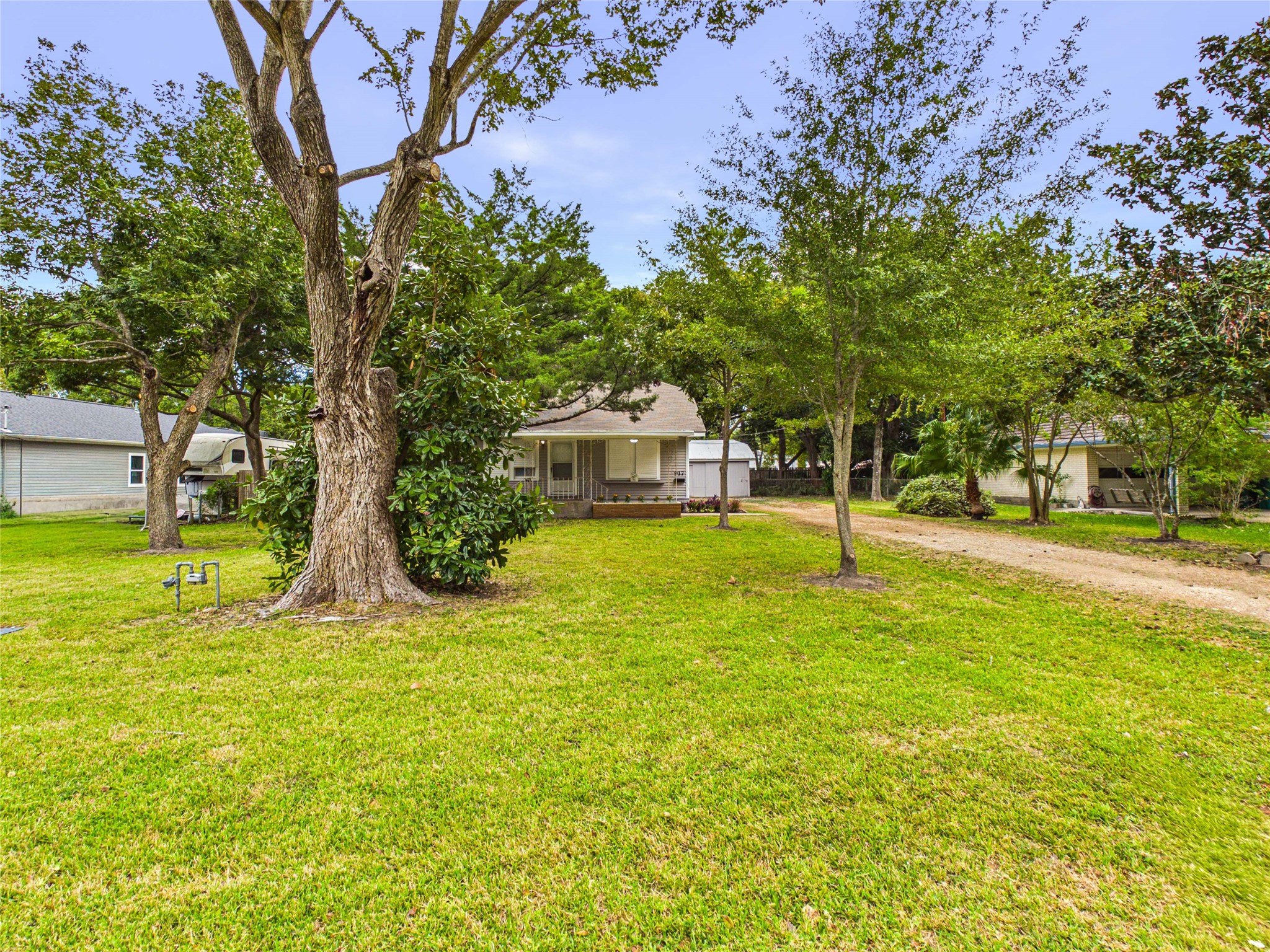 917 Laurel Street, La Marque, TX 77568