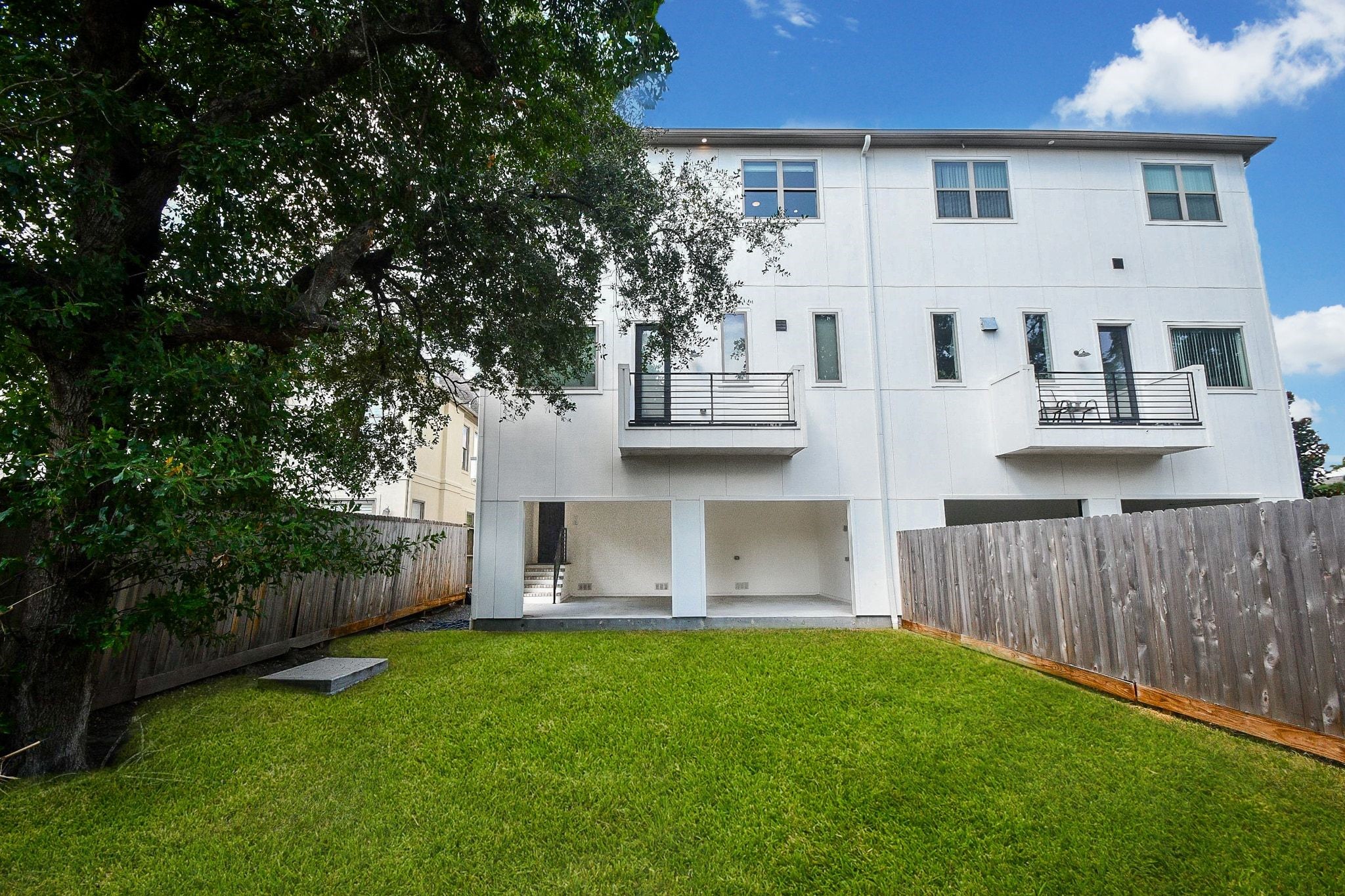 This back yard view offers tons of green space and privacy fencing to lend comfort and ease to your family and entertaining time out here. This back yard view offers tons of green space and privacy fencing to lend comfort and ease to your family and entertaining time out here.