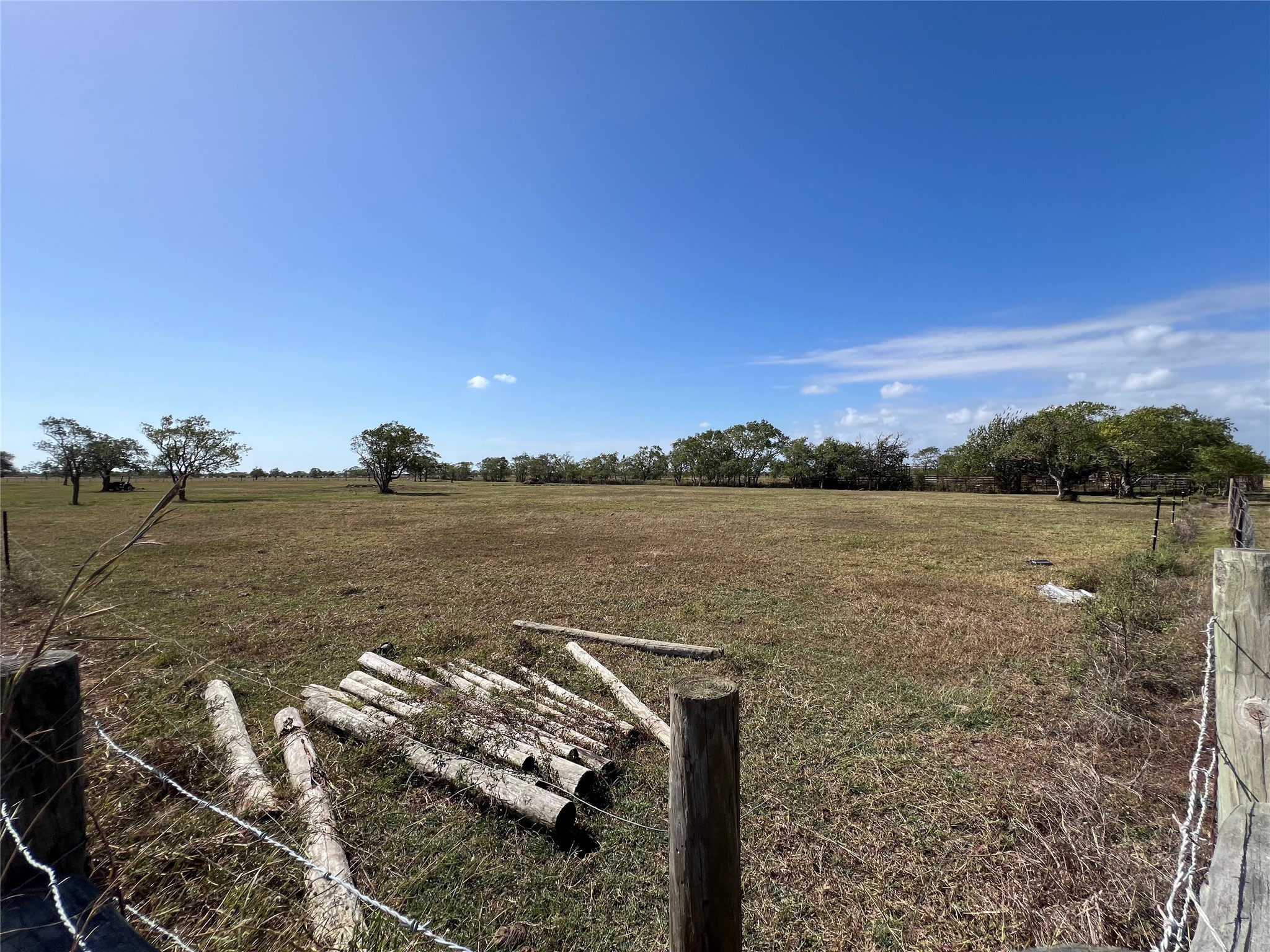 000 Redfish Drive, Hitchcock, TX 77563