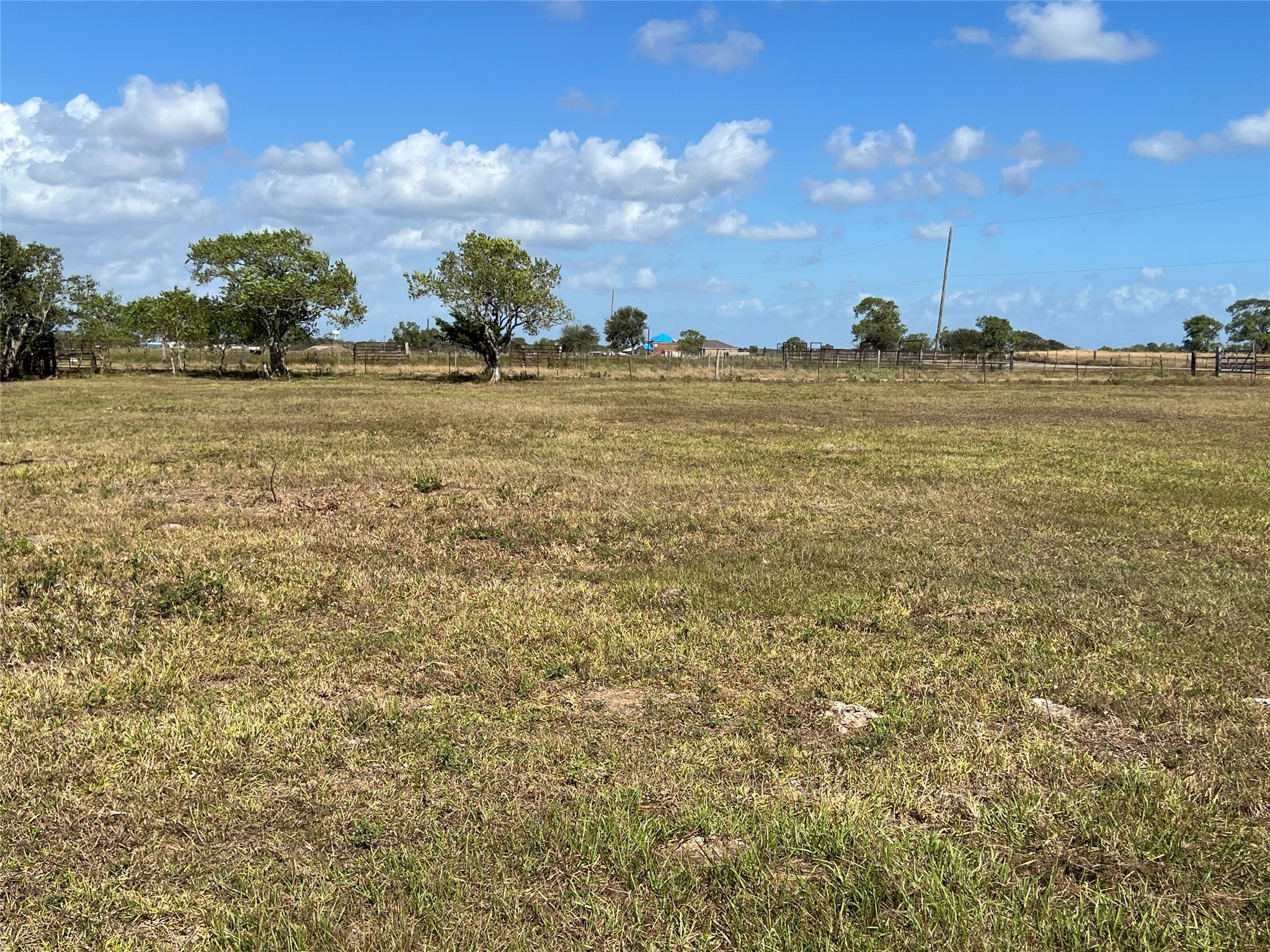 000 Redfish Drive, Hitchcock, TX 77563