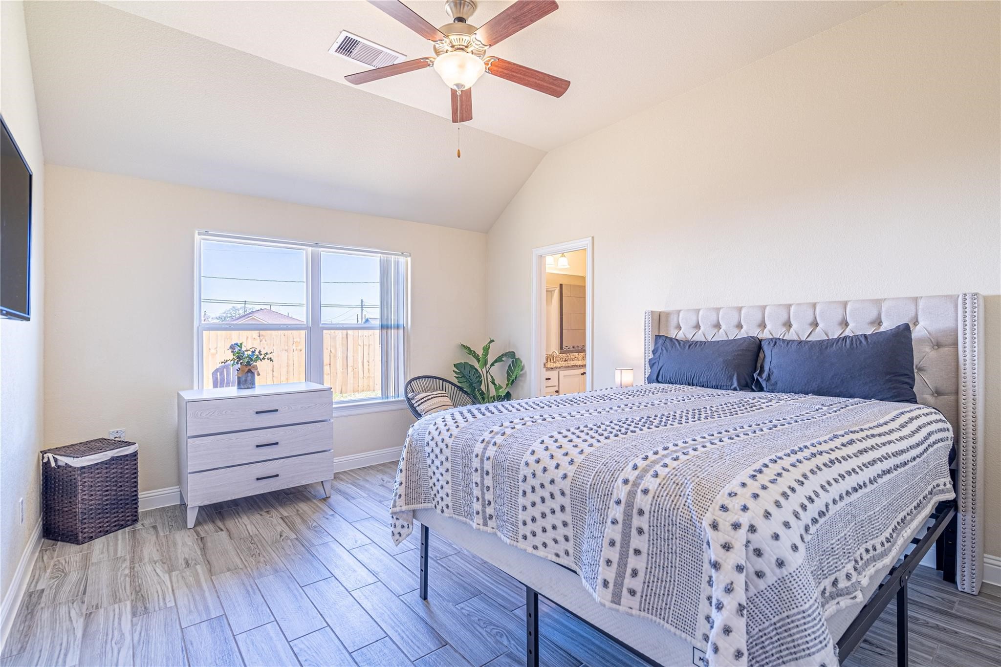 8211 Cannon Street, Houston, TX 77051