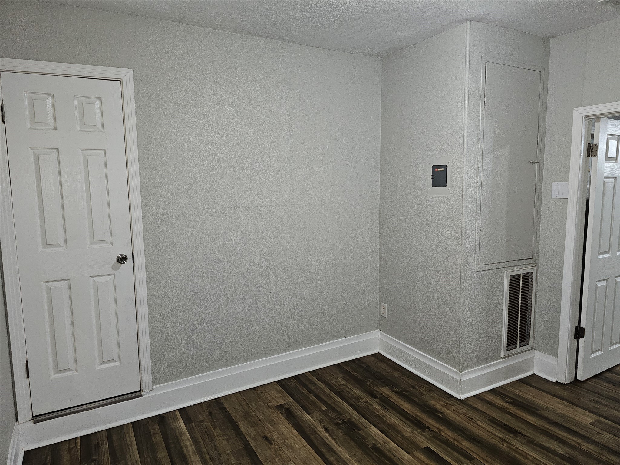 1909 2nd Avenue N, Texas City, TX 77590
