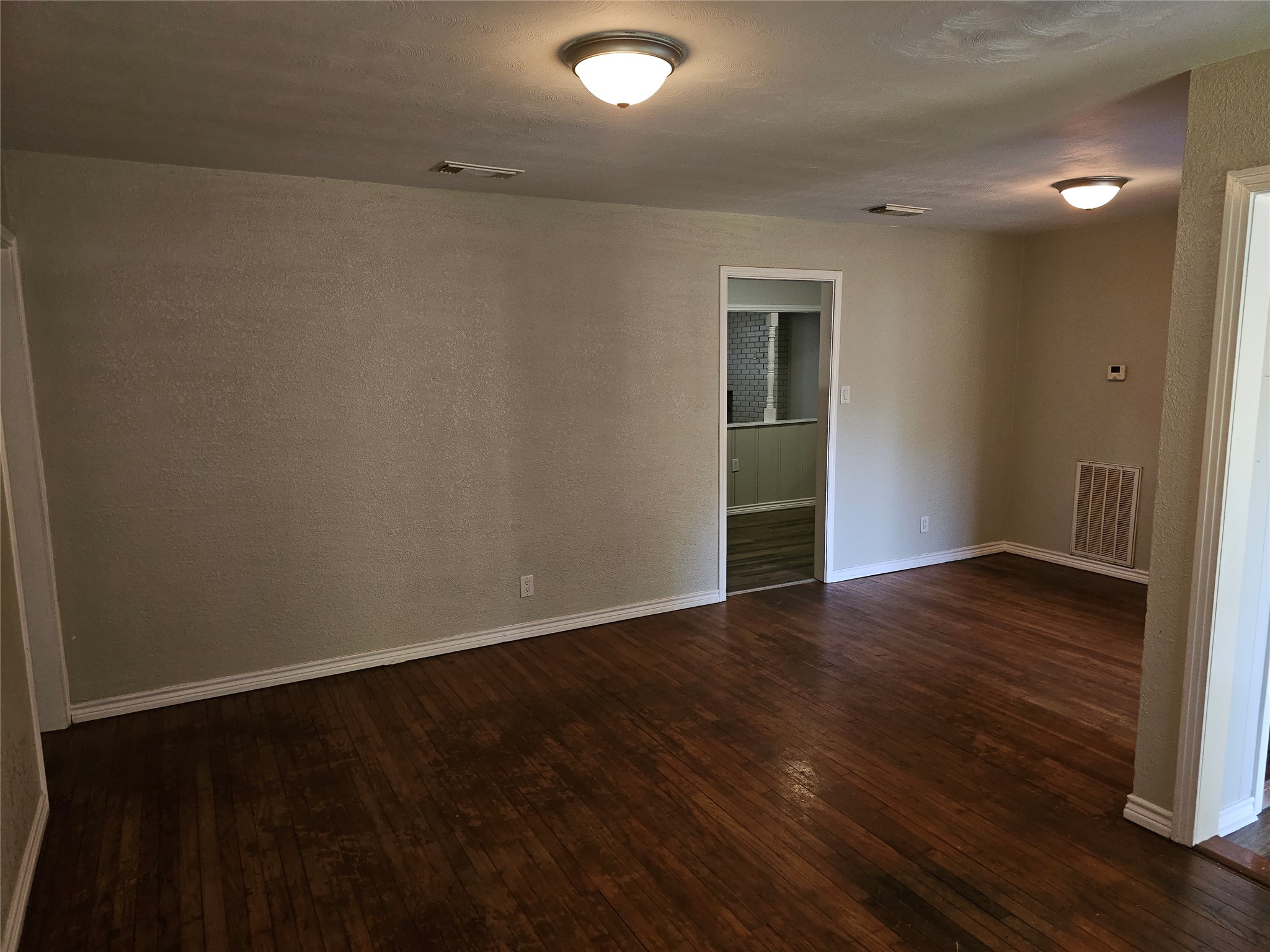 1909 2nd Avenue N, Texas City, TX 77590
