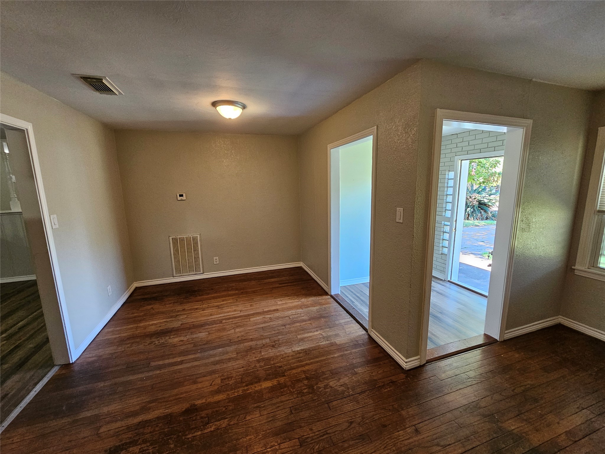 1909 2nd Avenue N, Texas City, TX 77590
