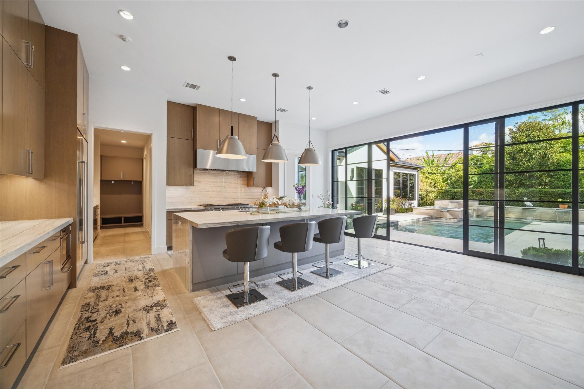 212 E Cowan Drive, Houston, TX 77007
