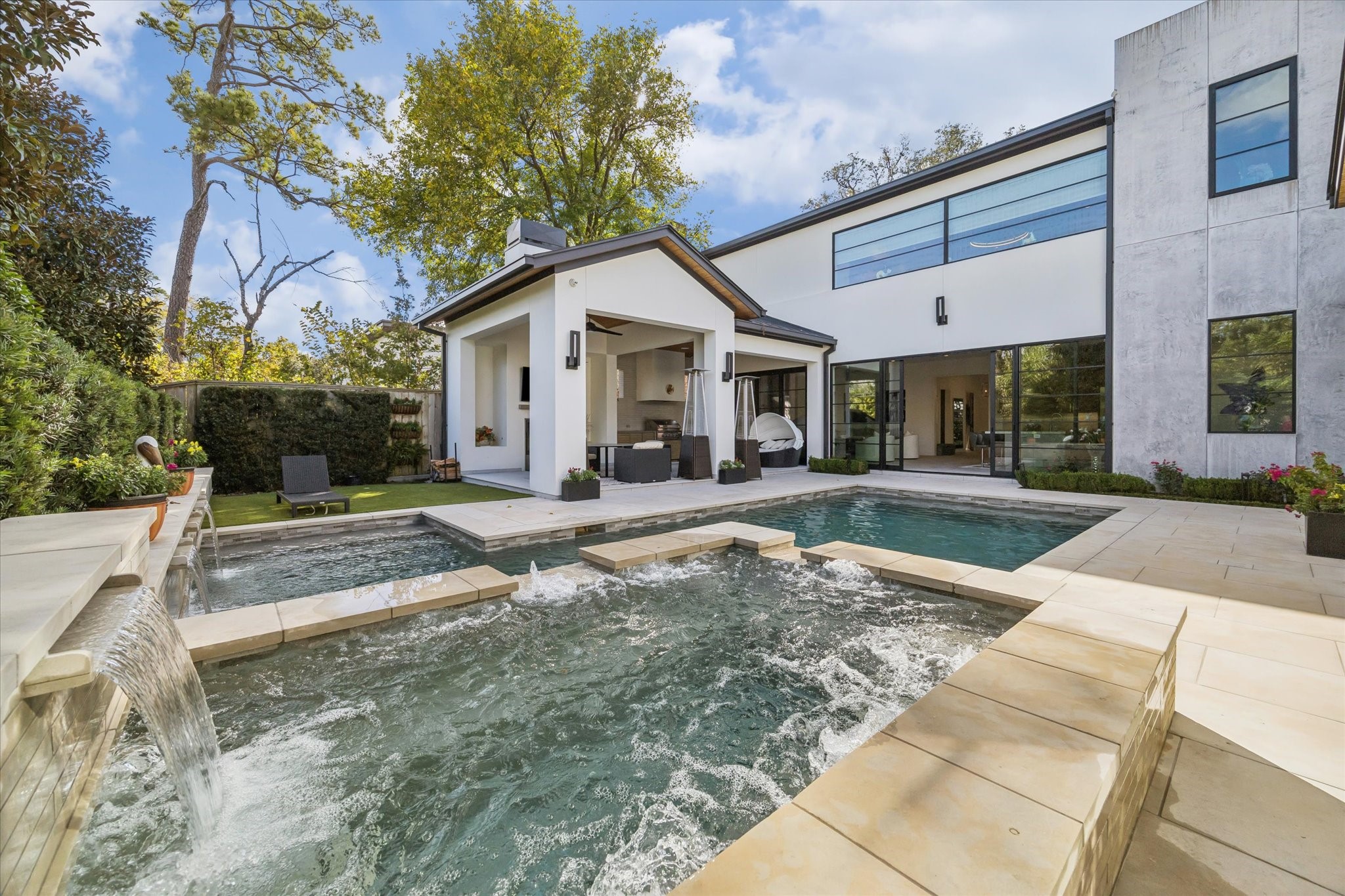 212 E Cowan Drive, Houston, TX 77007