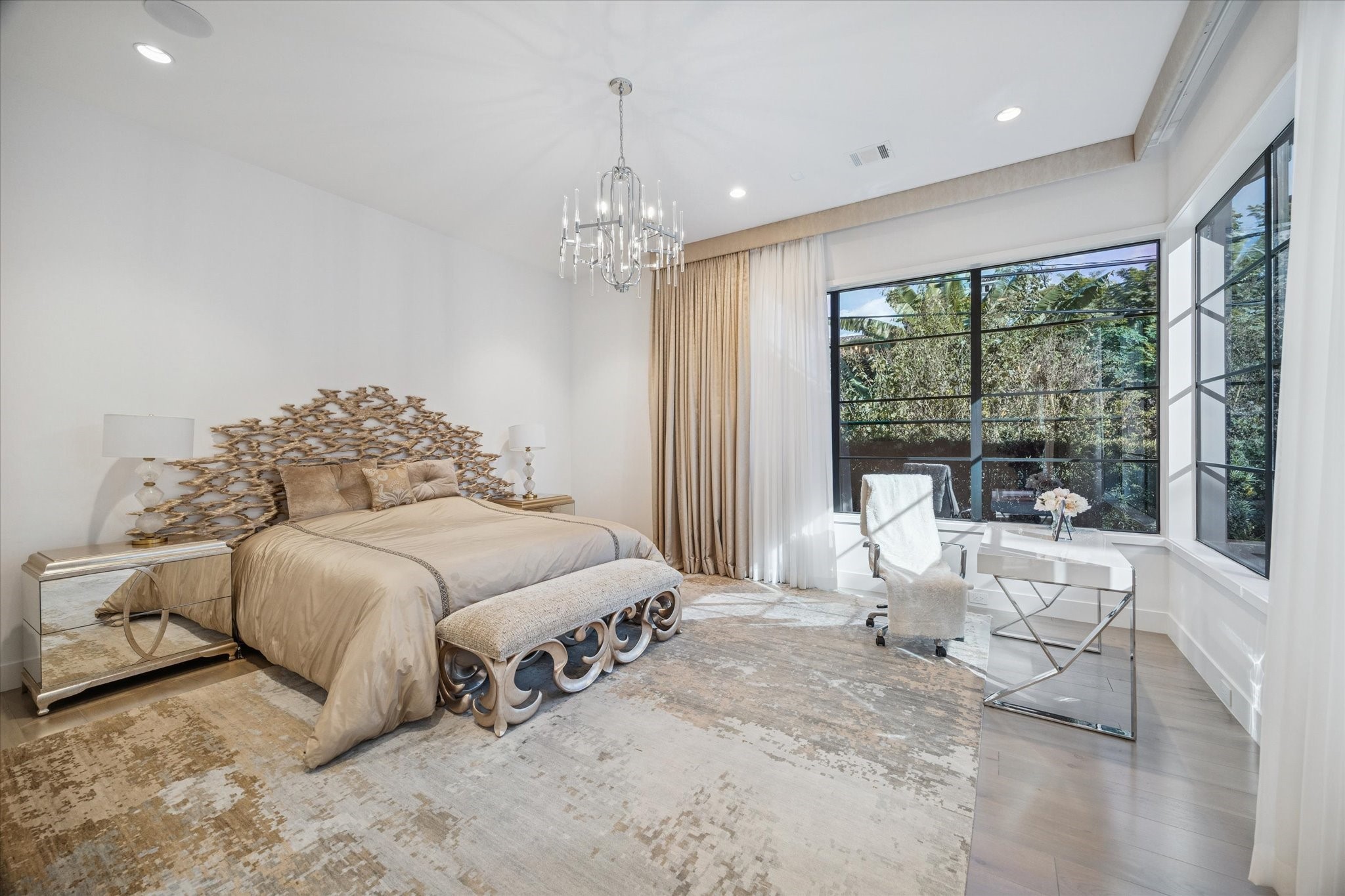 212 E Cowan Drive, Houston, TX 77007