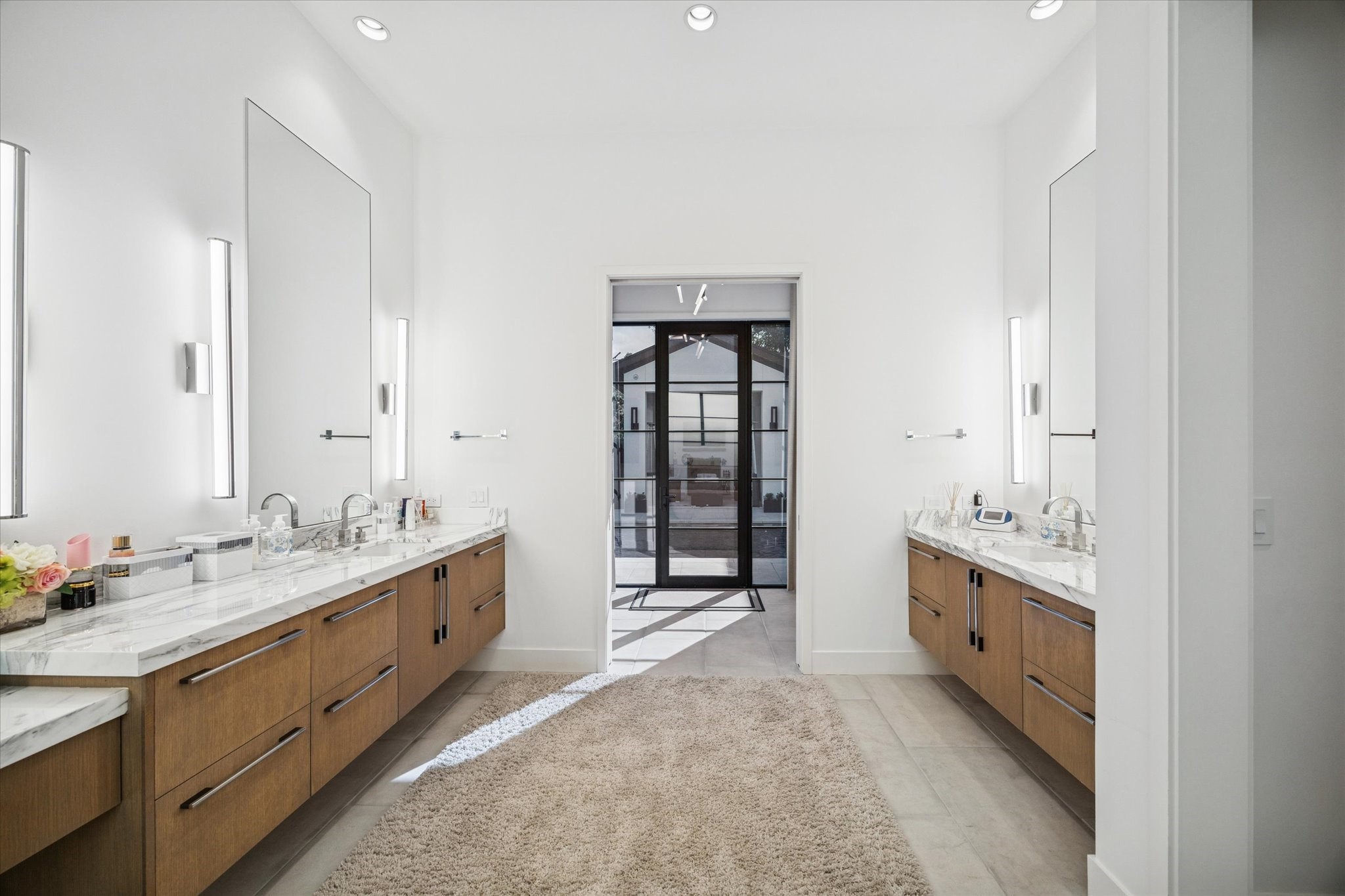 212 E Cowan Drive, Houston, TX 77007