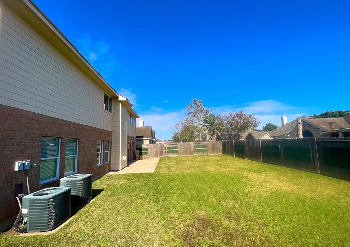 556 Cedar Fork Drive, League City, TX 77573