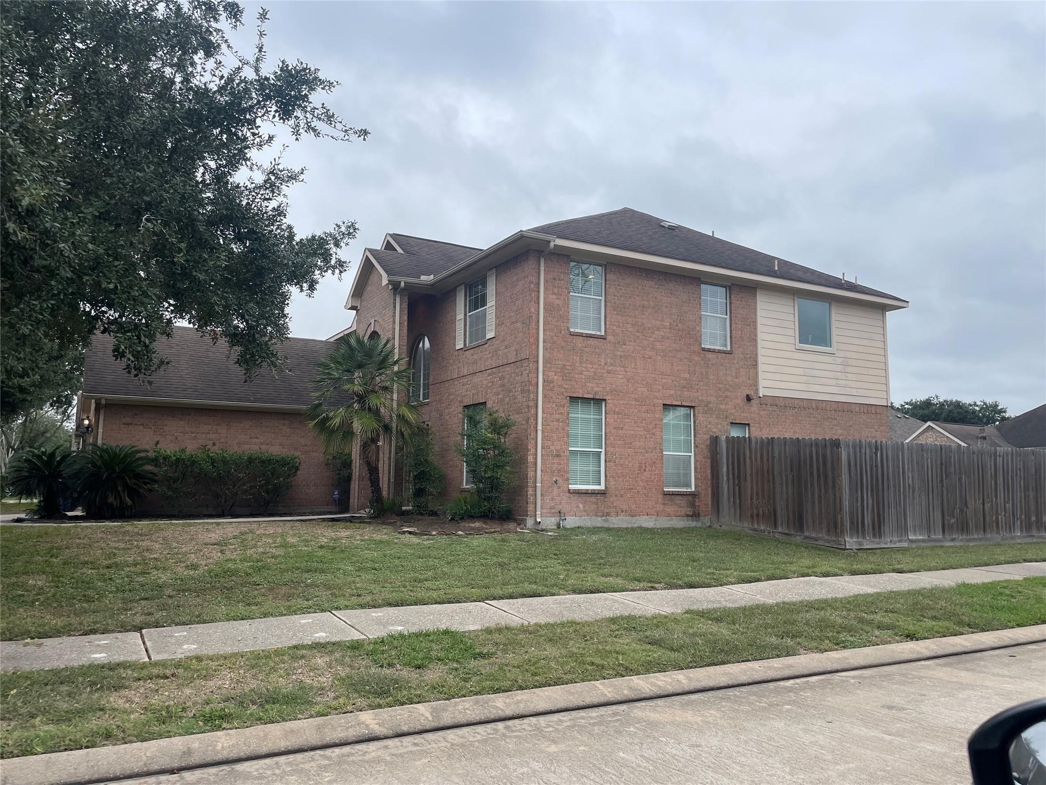 556 Cedar Fork Drive, League City, TX 77573