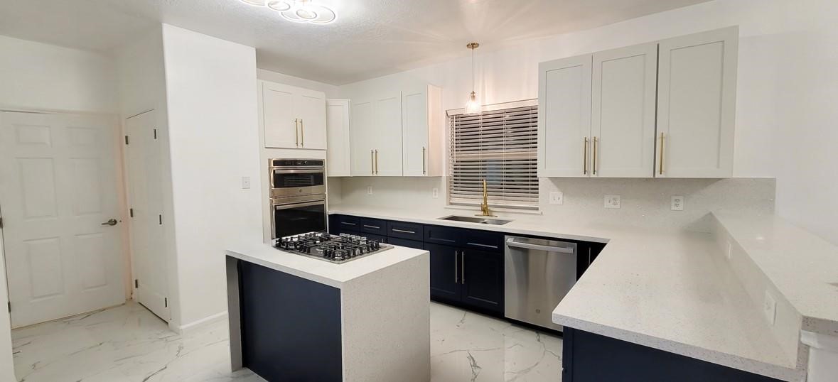 556 Cedar Fork Drive, League City, TX 77573