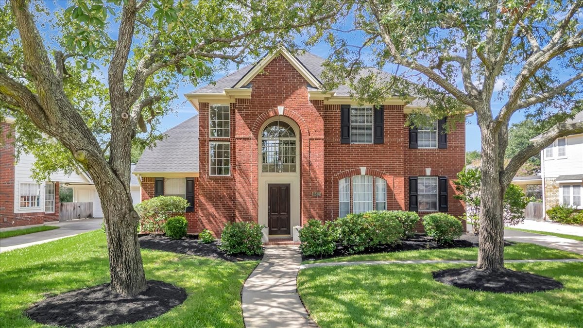 Welcome to this beautifully maintained and updated home! Welcome to this beautifully maintained and updated home!