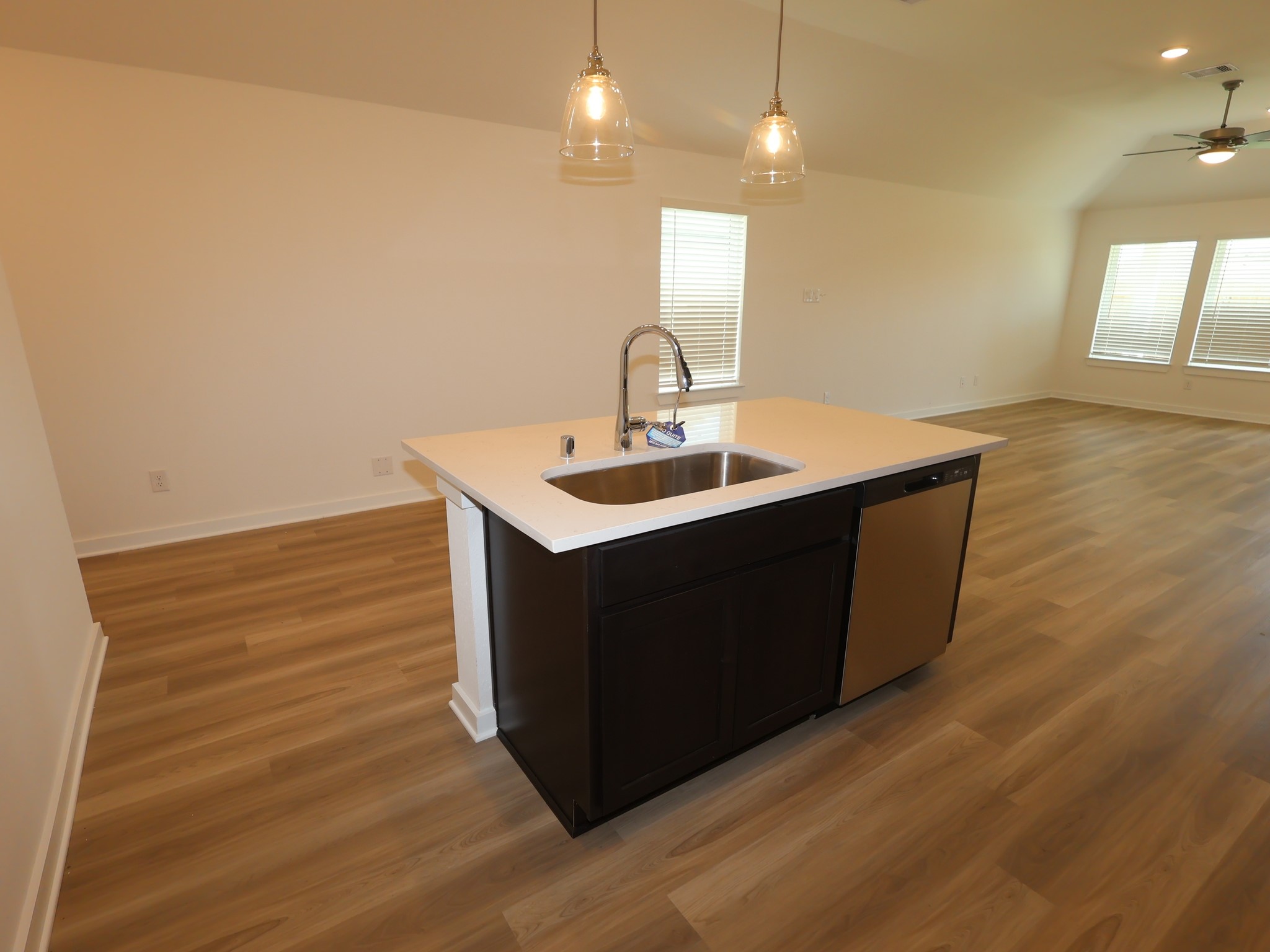 1058 Garnet Star Drive, La Marque, TX 77568 1058 Garnet Star Drive, La Marque, TX 77568