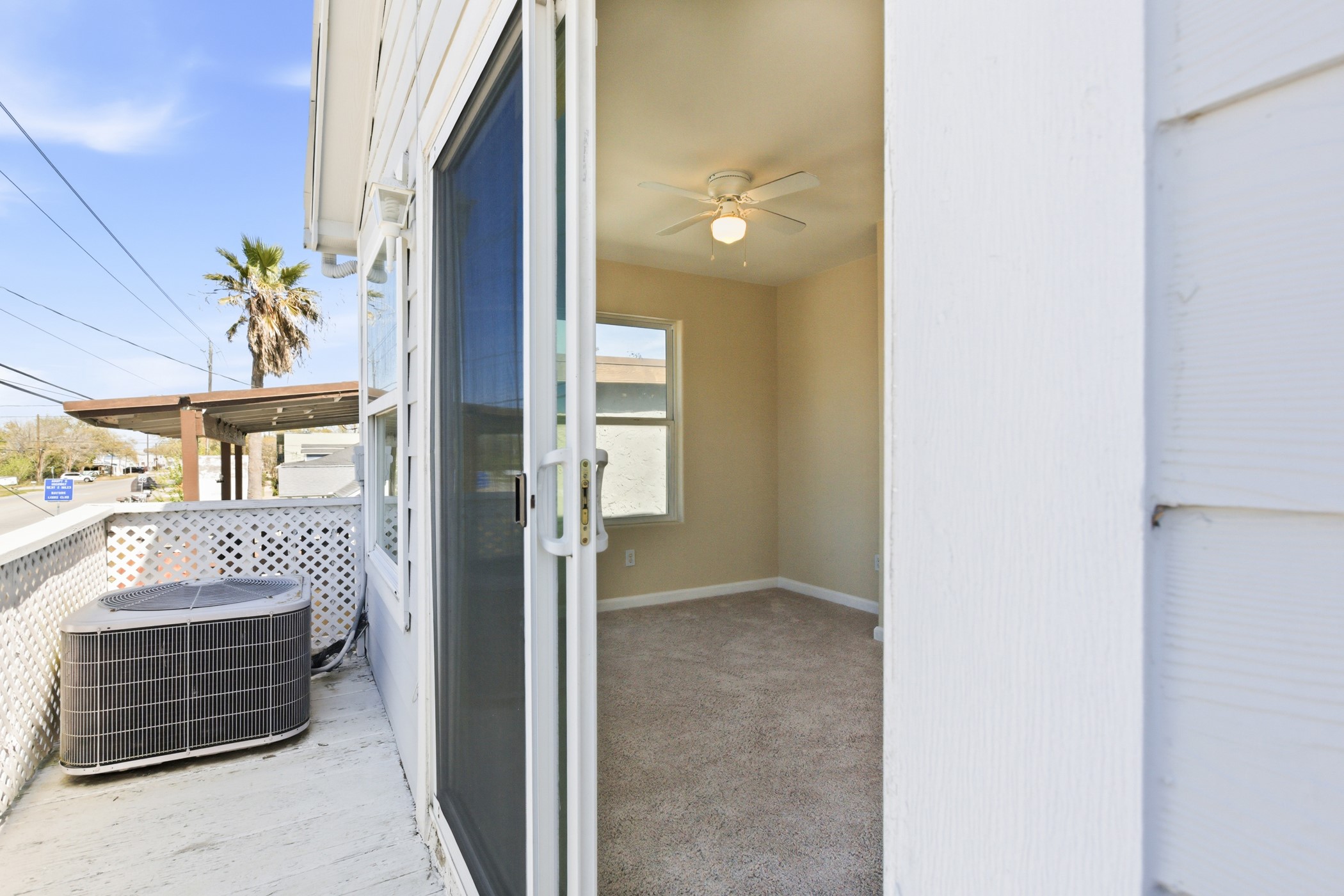 313 Grand Avenue, Bacliff, TX 77518