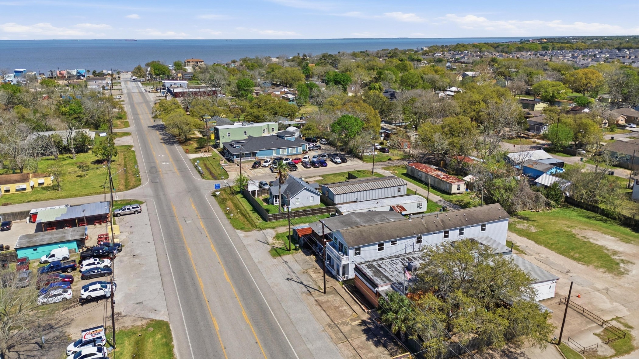 313 Grand Avenue, Bacliff, TX 77518
