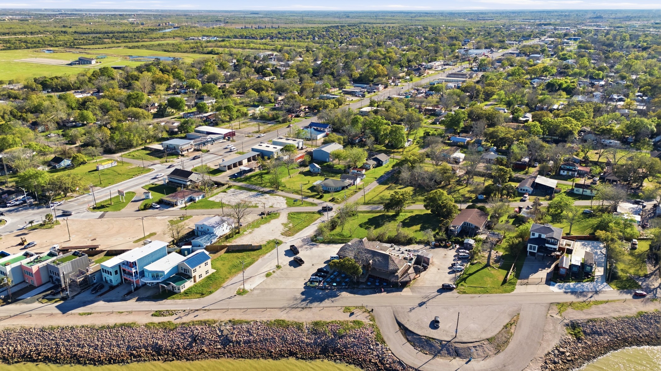 313 Grand Avenue, Bacliff, TX 77518
