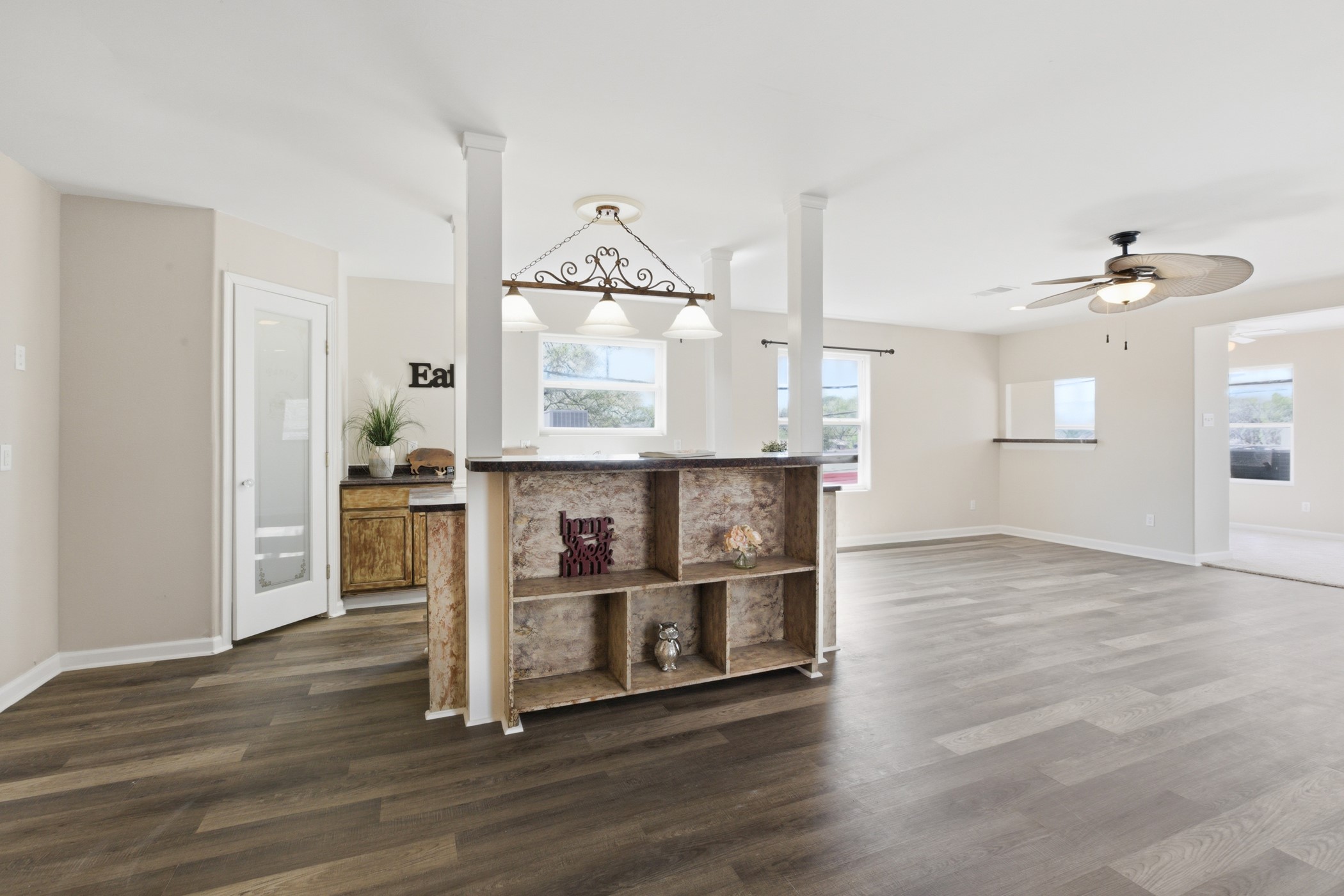 313 Grand Avenue, Bacliff, TX 77518