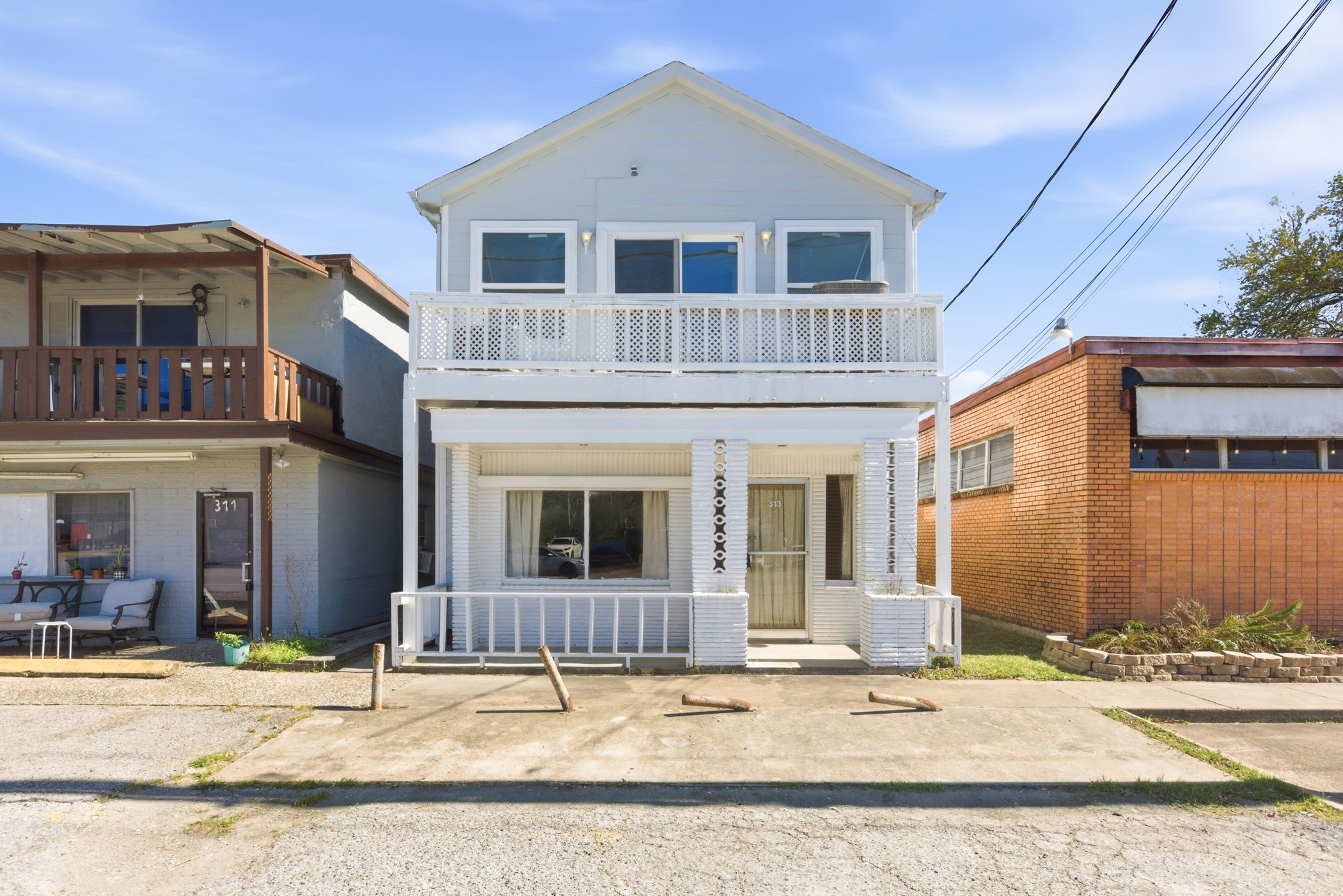 313 Grand Avenue, Bacliff, TX 77518