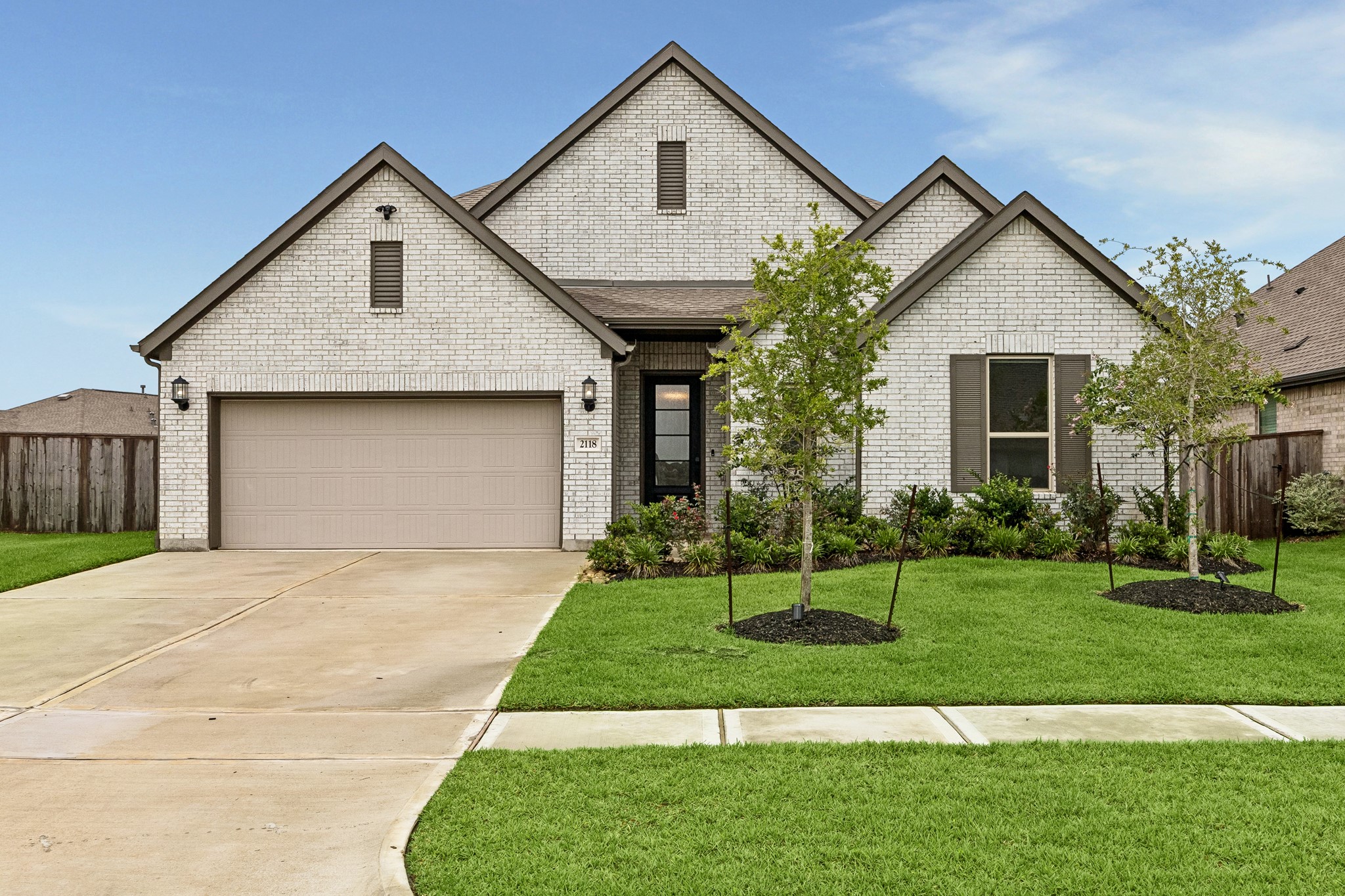 Welcome to 2118 Cottage Bridge in Samara. Welcome to 2118 Cottage Bridge in Samara.