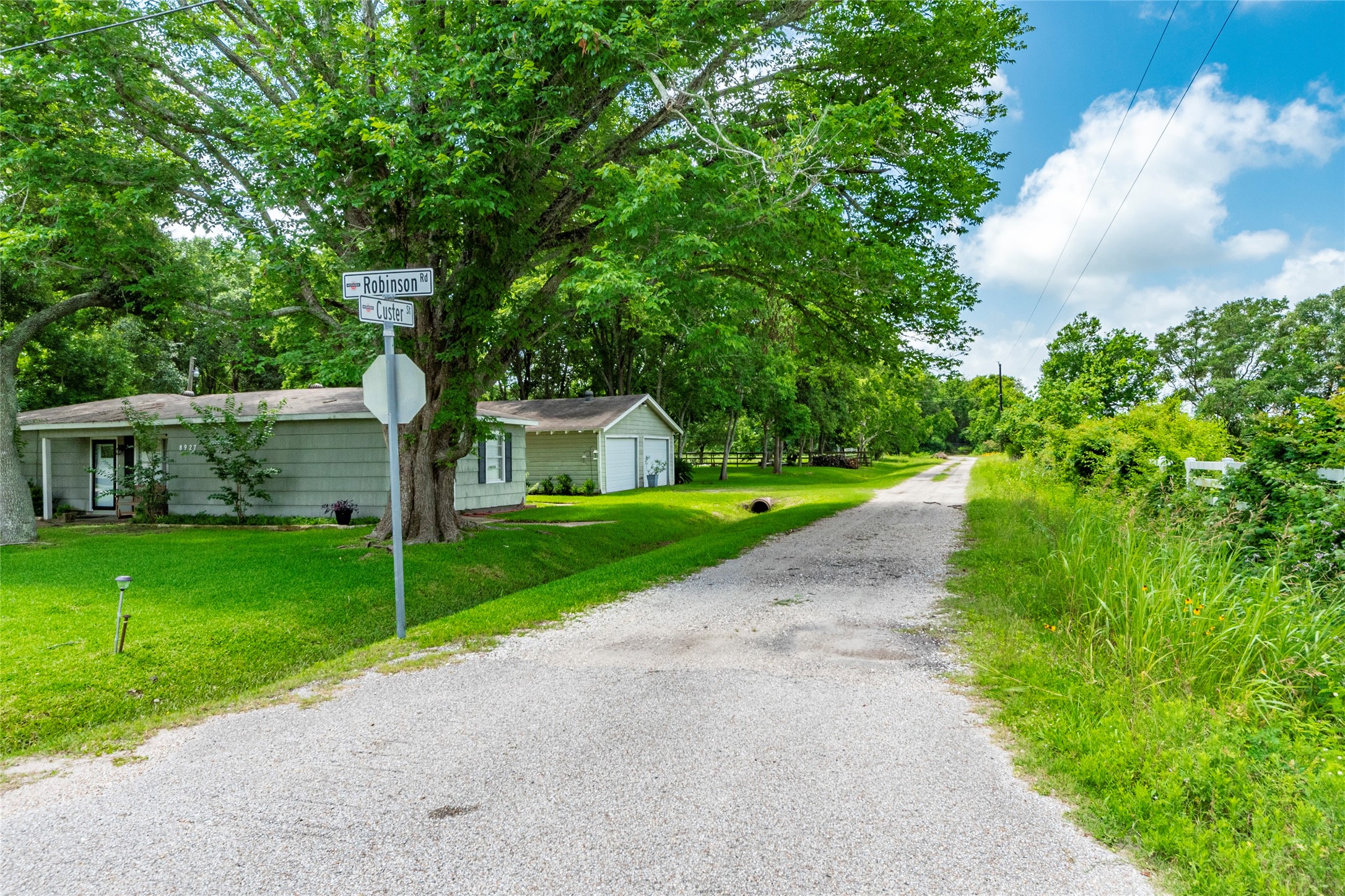 23 Custer, Hitchcock, TX 77563