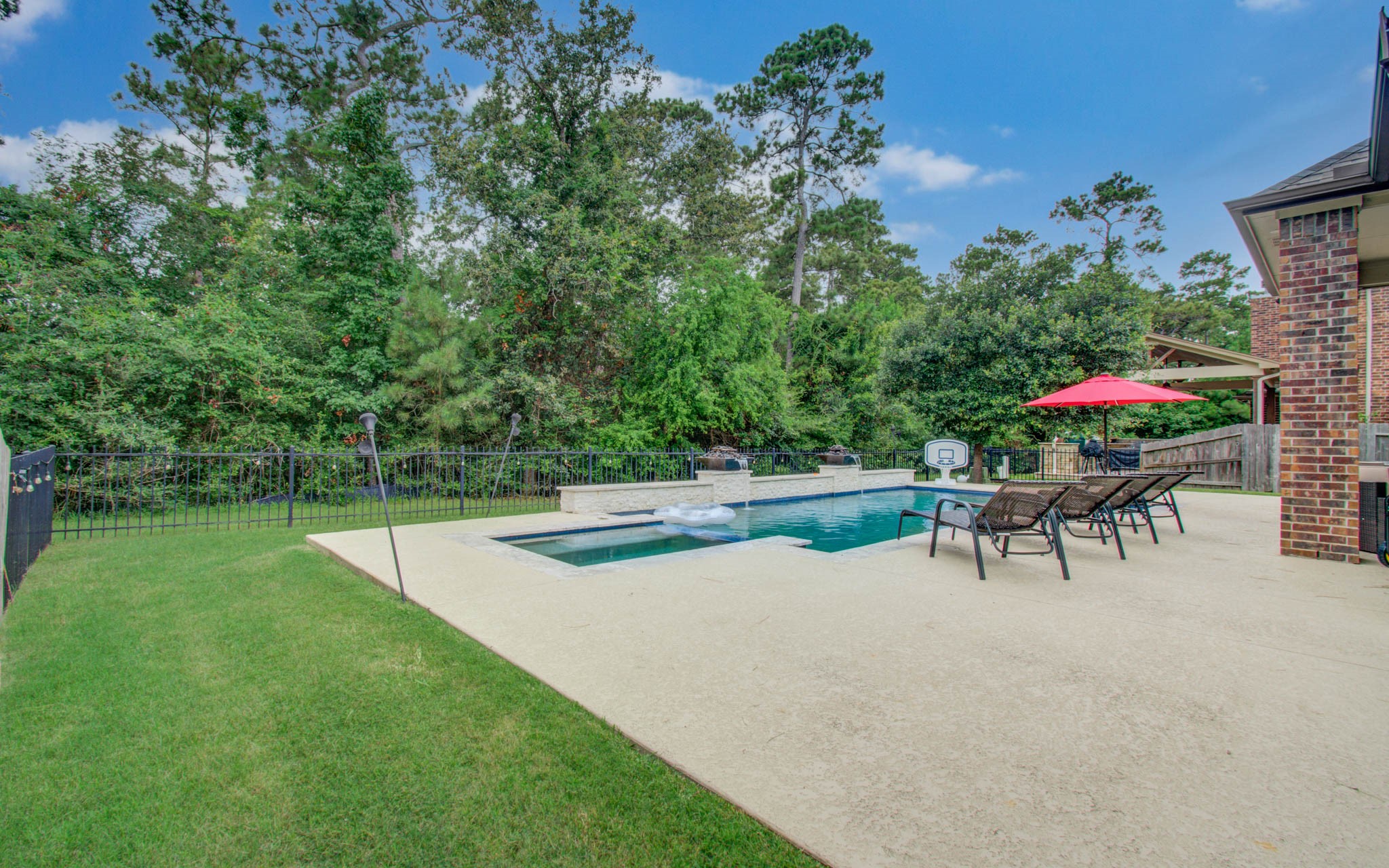 13812 N Lake Branch Lane, Houston, TX 77044
