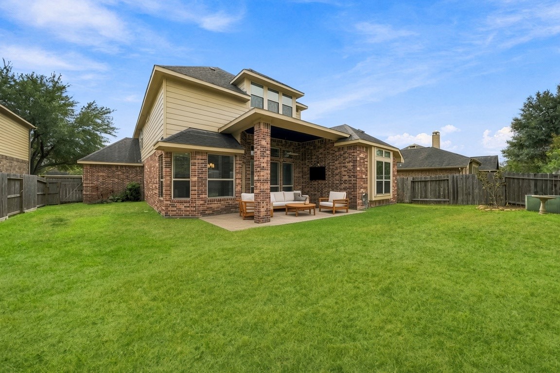 virtually staged - HUGE backyard!