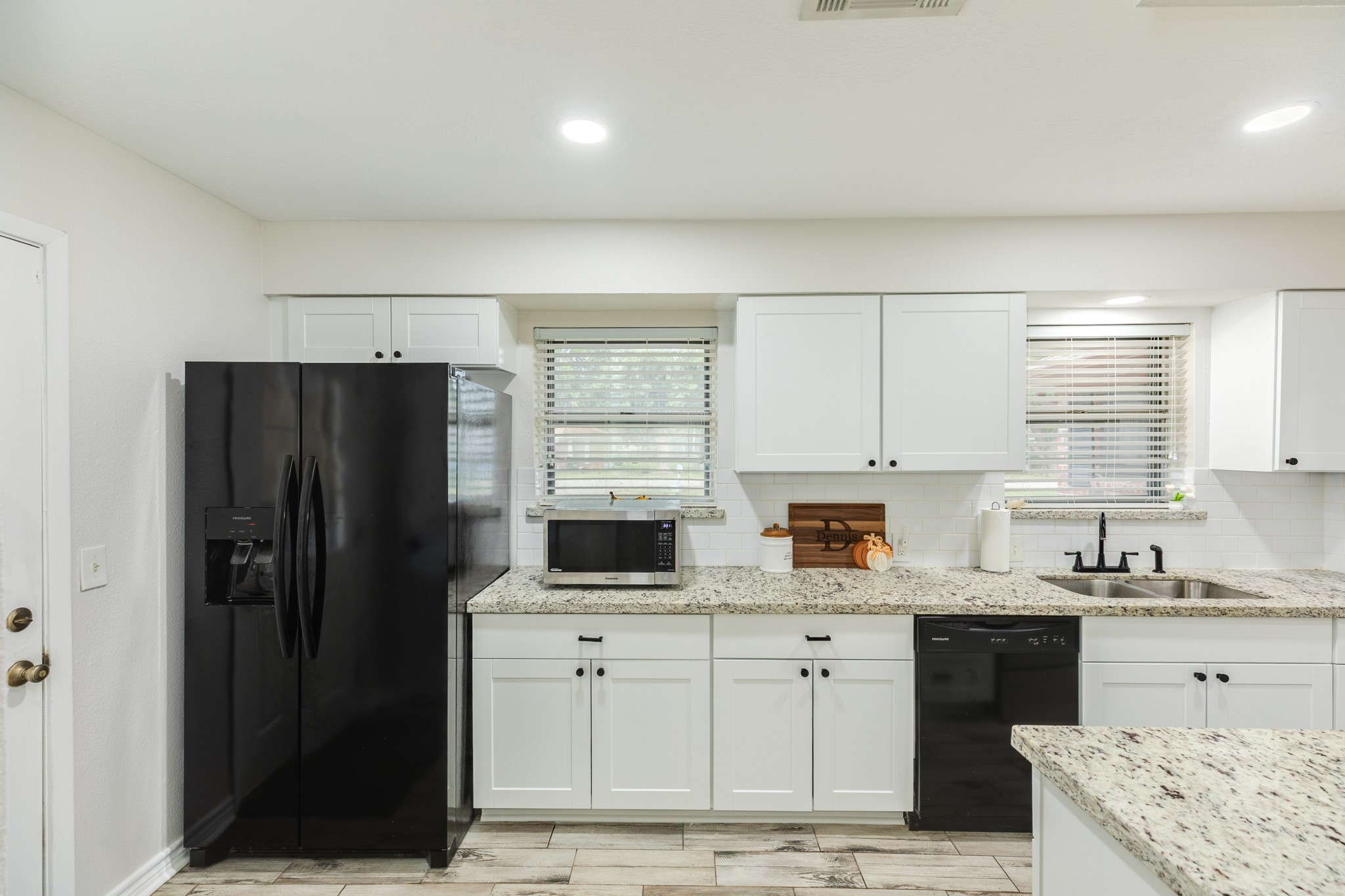 1510 Avenue B, Danbury, TX 77534