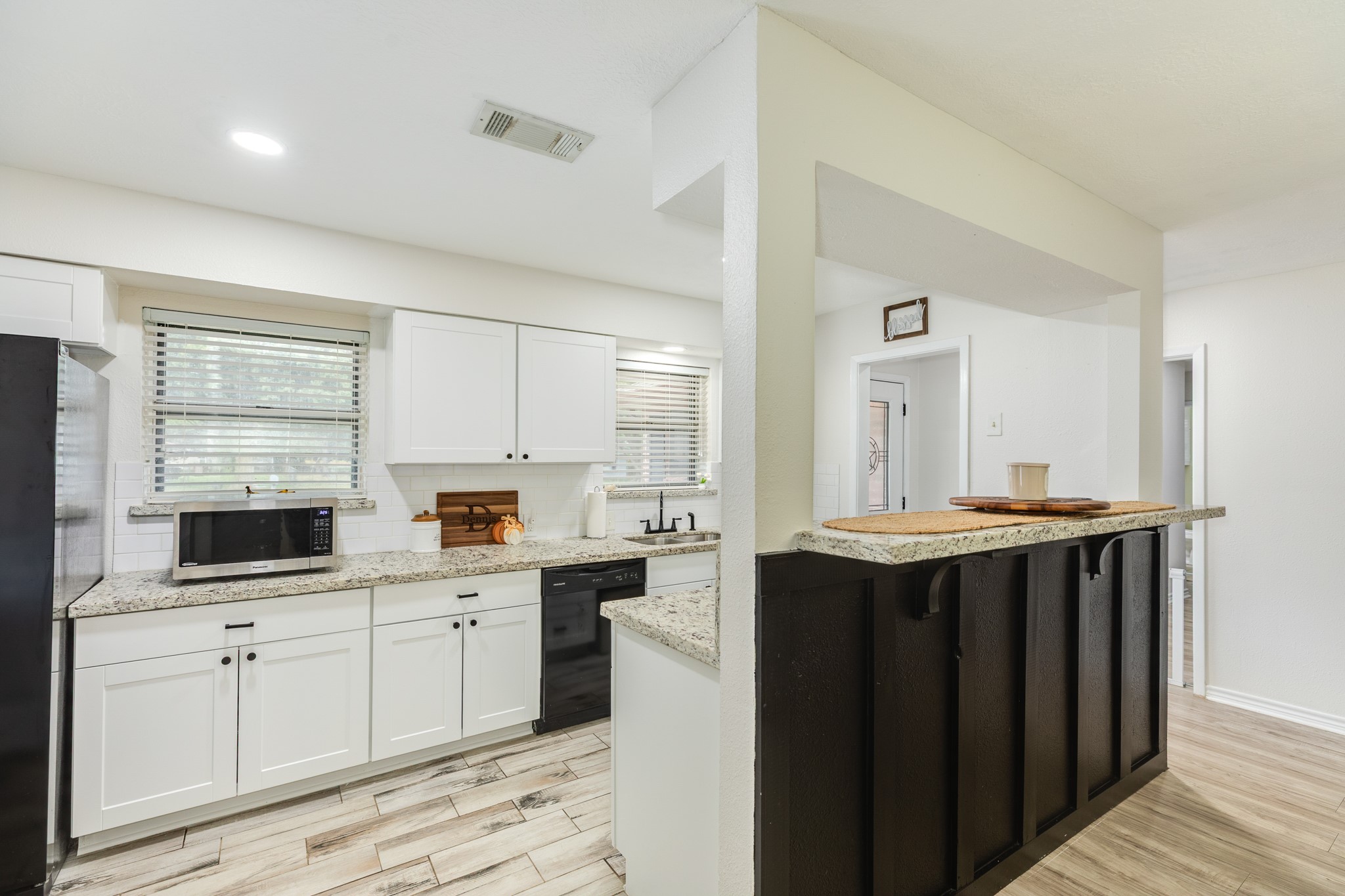 1510 Avenue B, Danbury, TX 77534