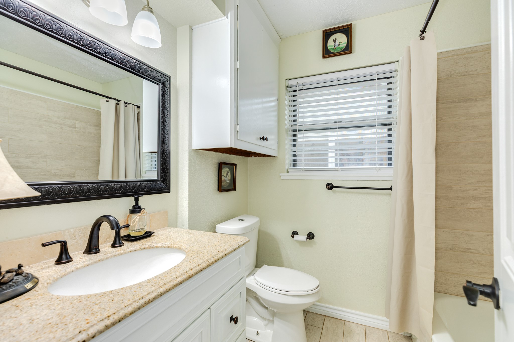 1510 Avenue B, Danbury, TX 77534