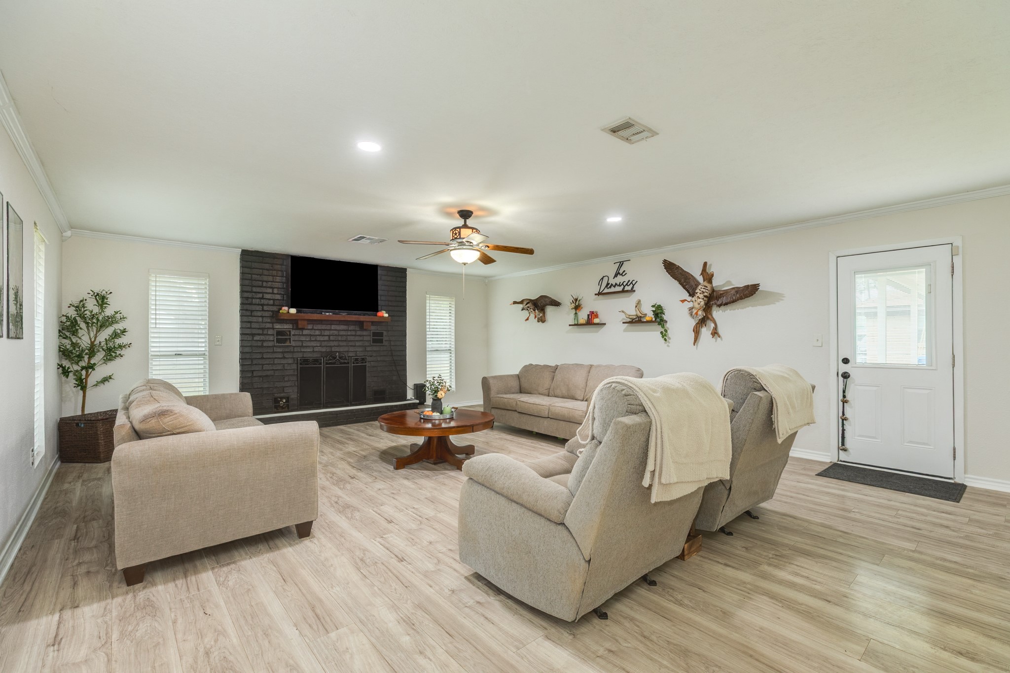 1510 Avenue B, Danbury, TX 77534
