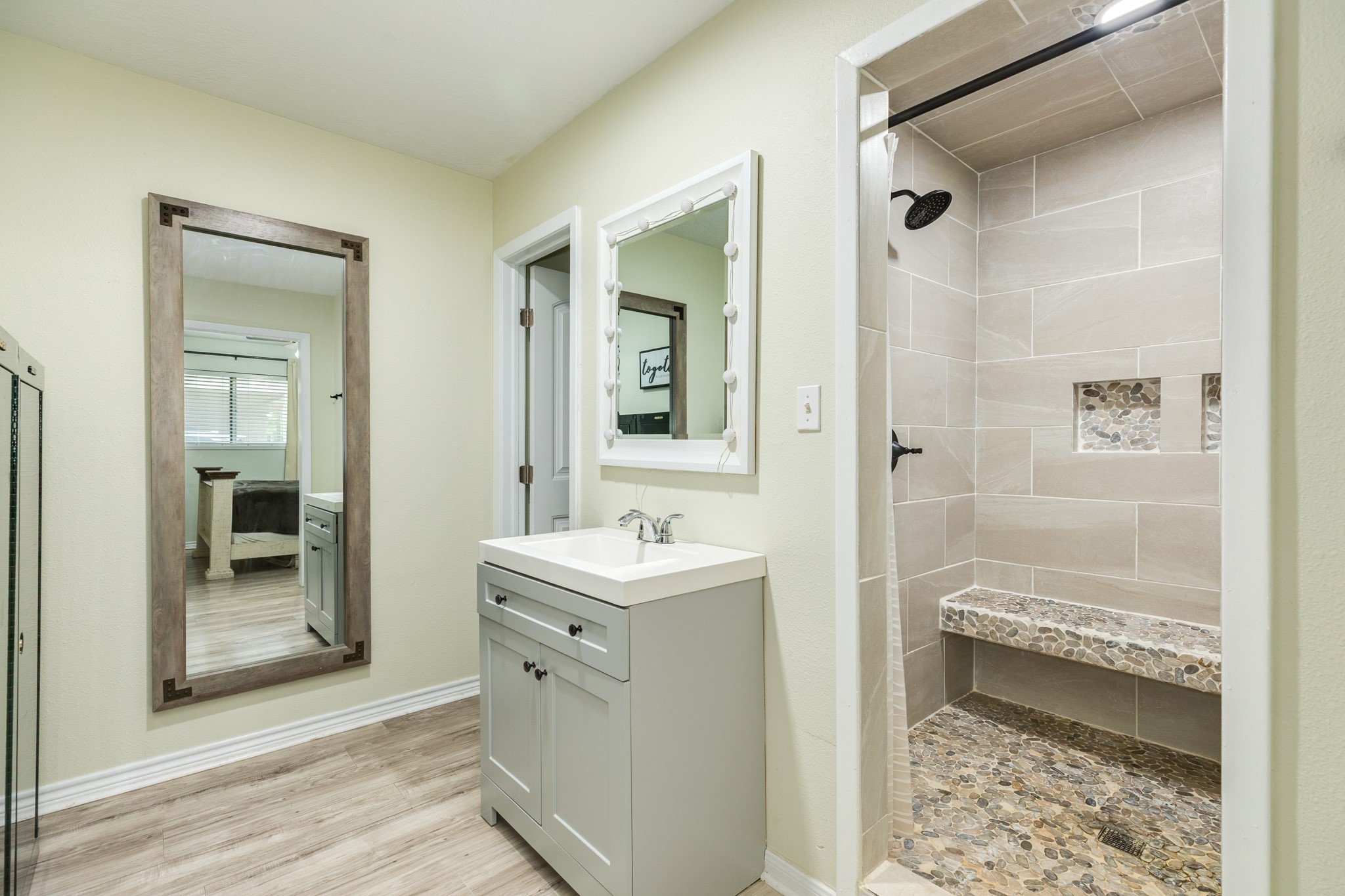 1510 Avenue B, Danbury, TX 77534