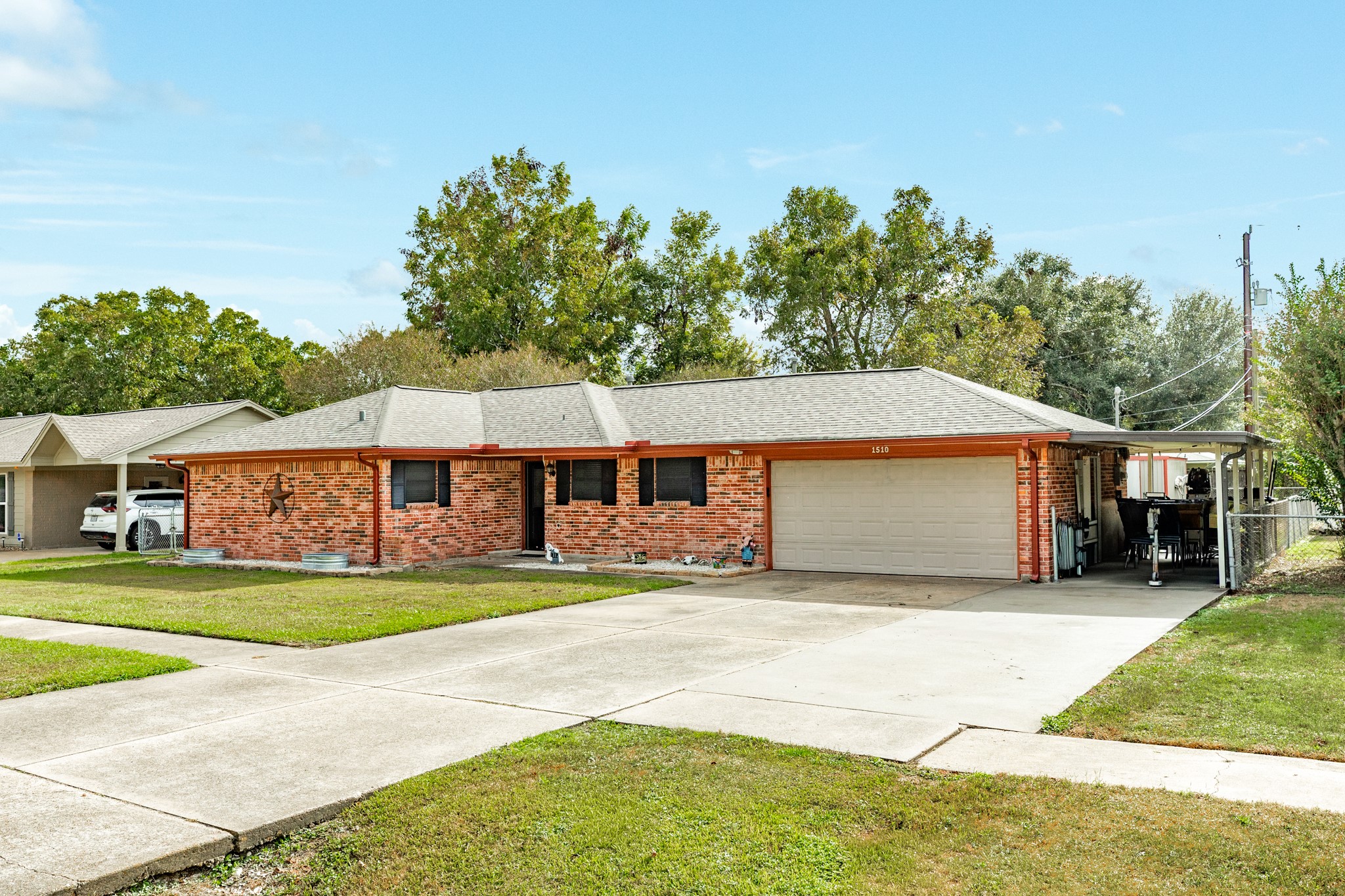 1510 Avenue B, Danbury, TX 77534