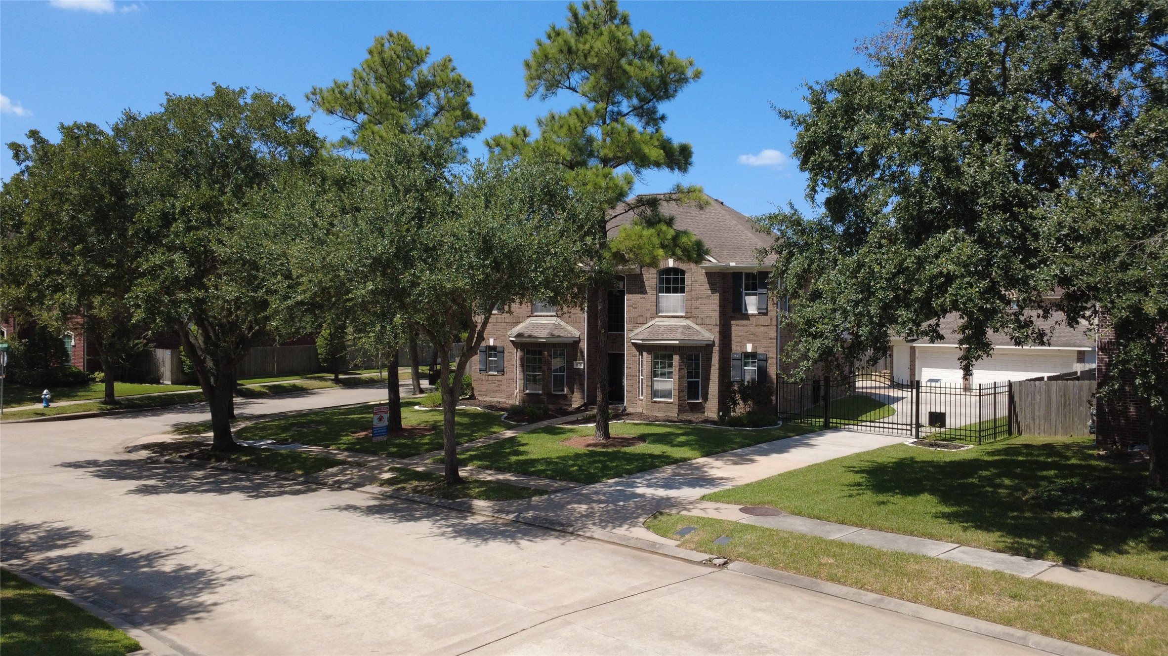 15730 Lake Loop Drive, Cypress, TX 77433