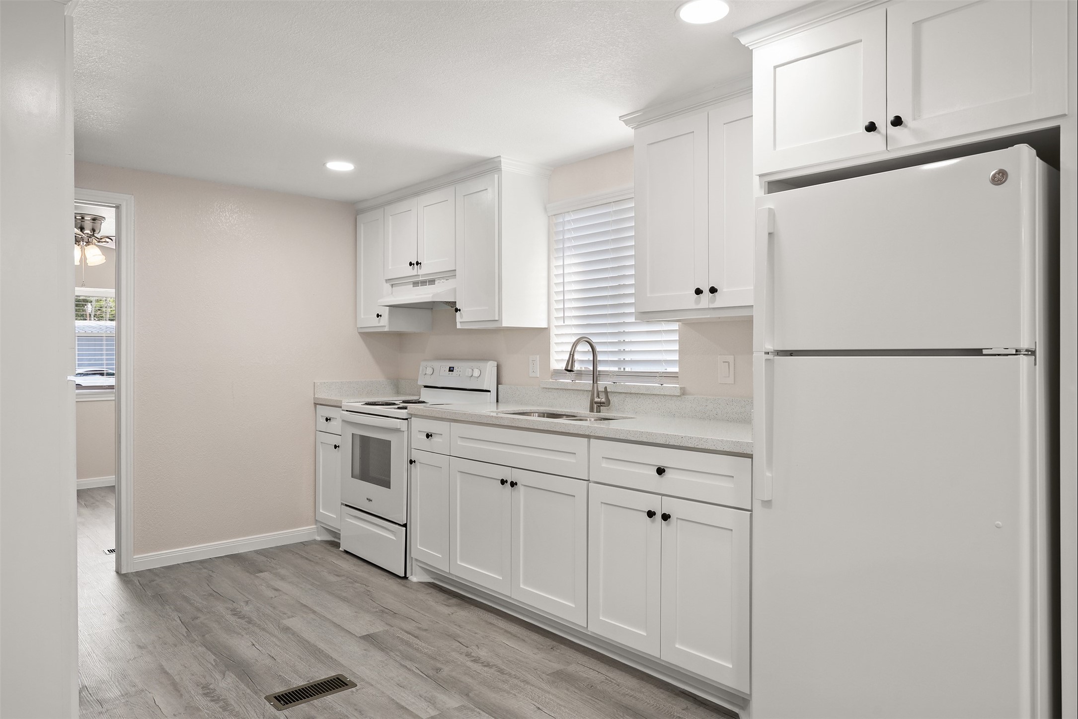 2222 N Austin Avenue, #30, Pearland, TX 77581