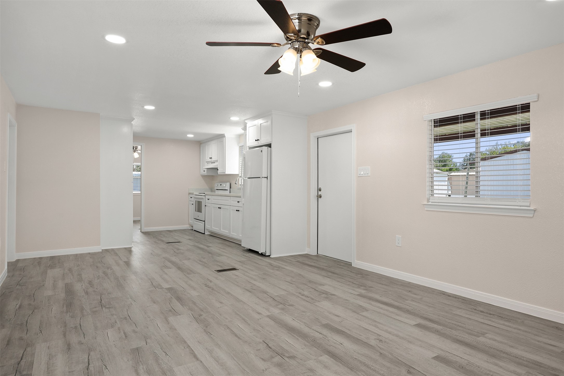 2222 N Austin Avenue, #30, Pearland, TX 77581